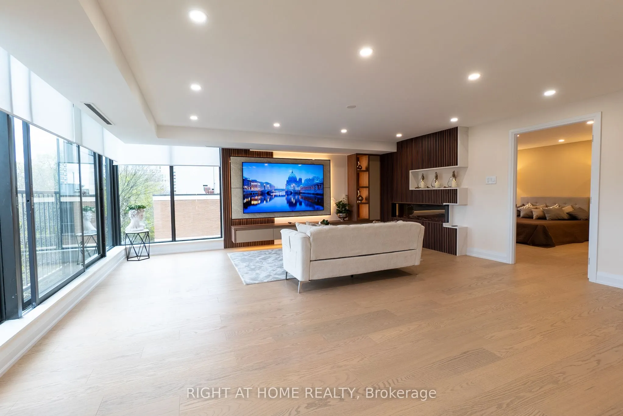 447 Walmer Road, #608