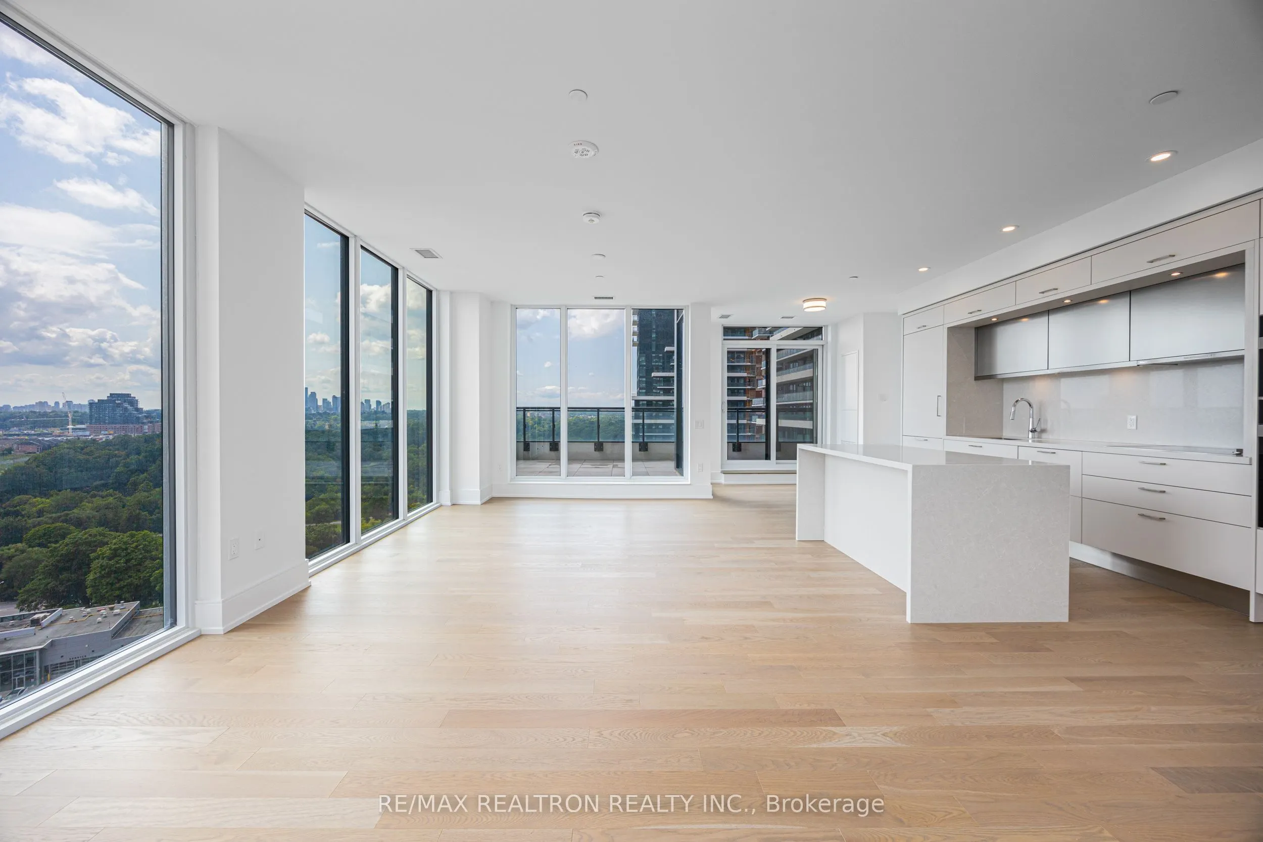 30 Inn On The Park Drive, #1510
