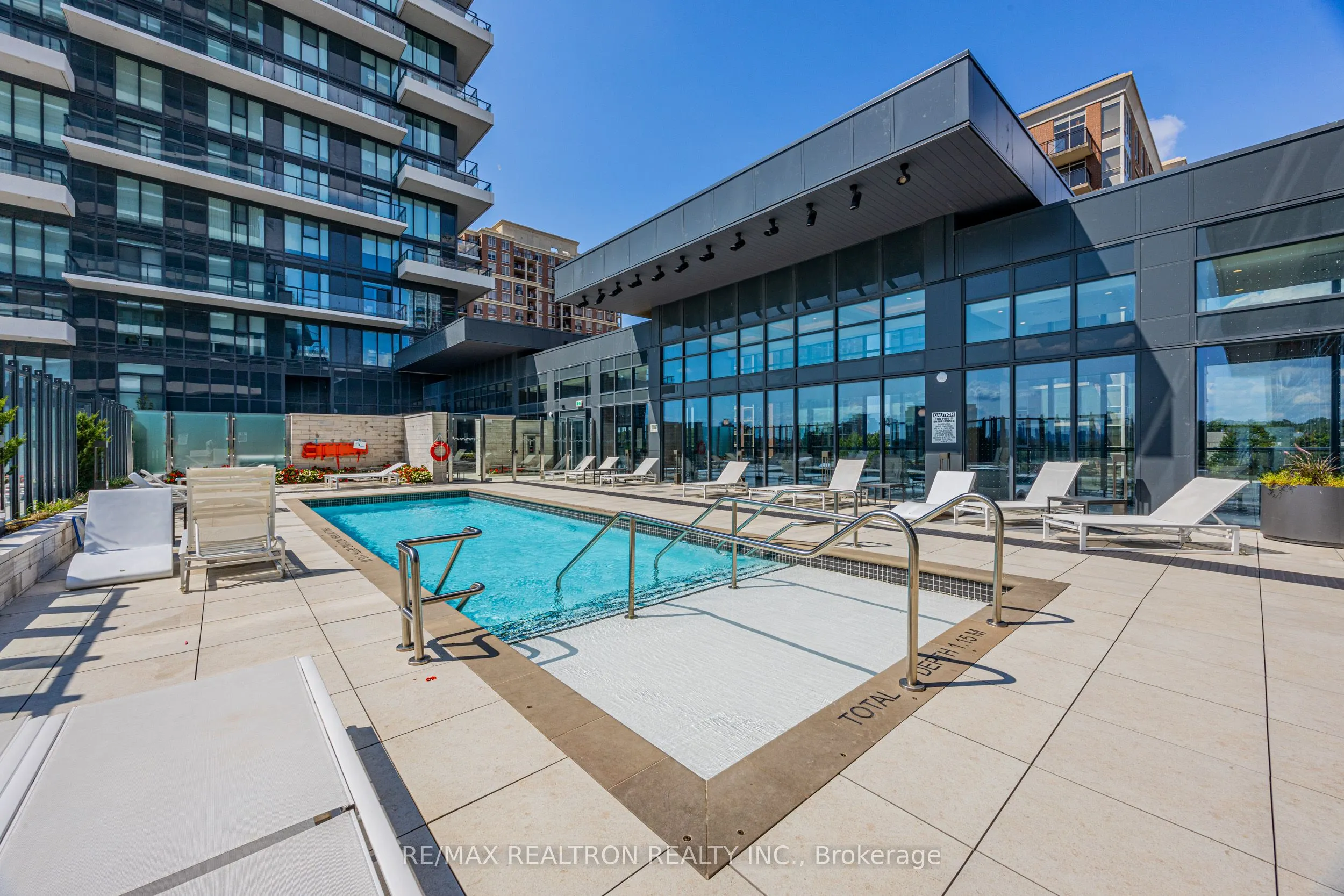 30 Inn On The Park Drive, #1510