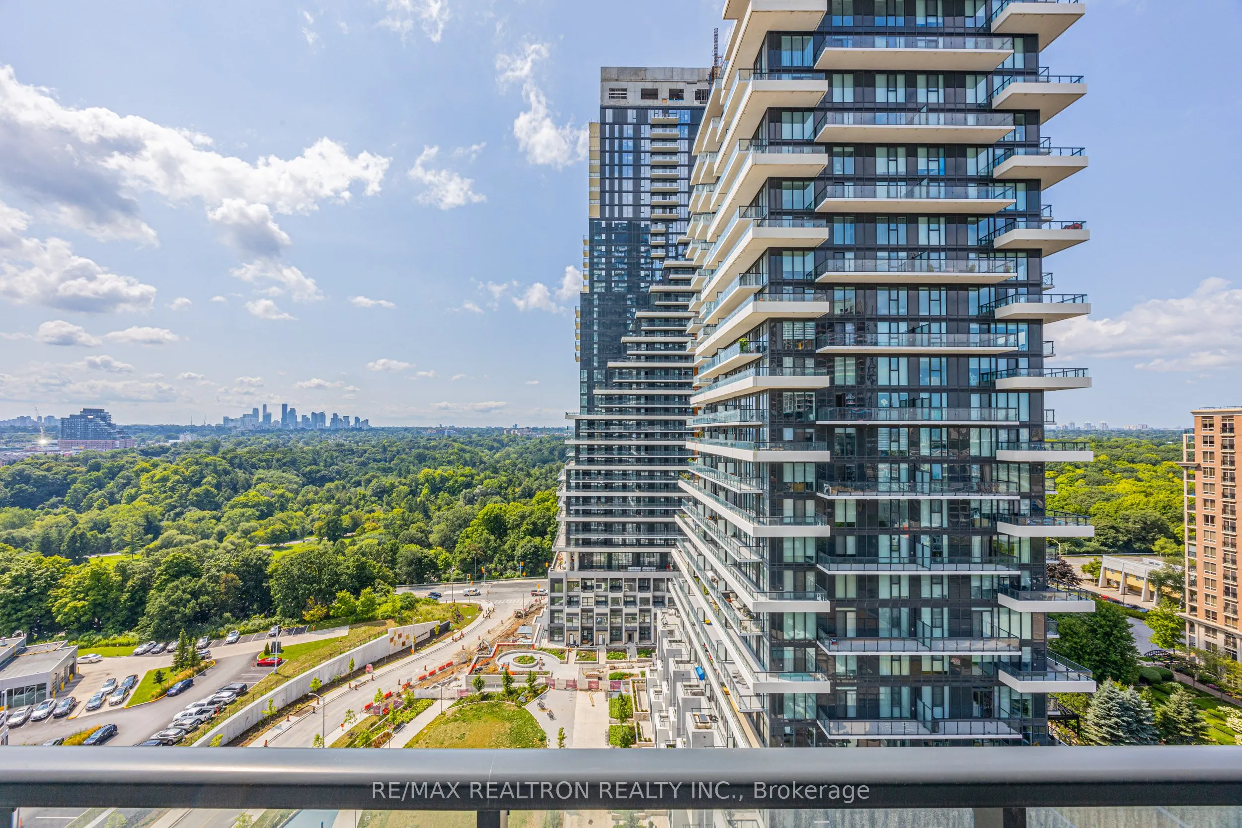 30 Inn On The Park Drive, #1510