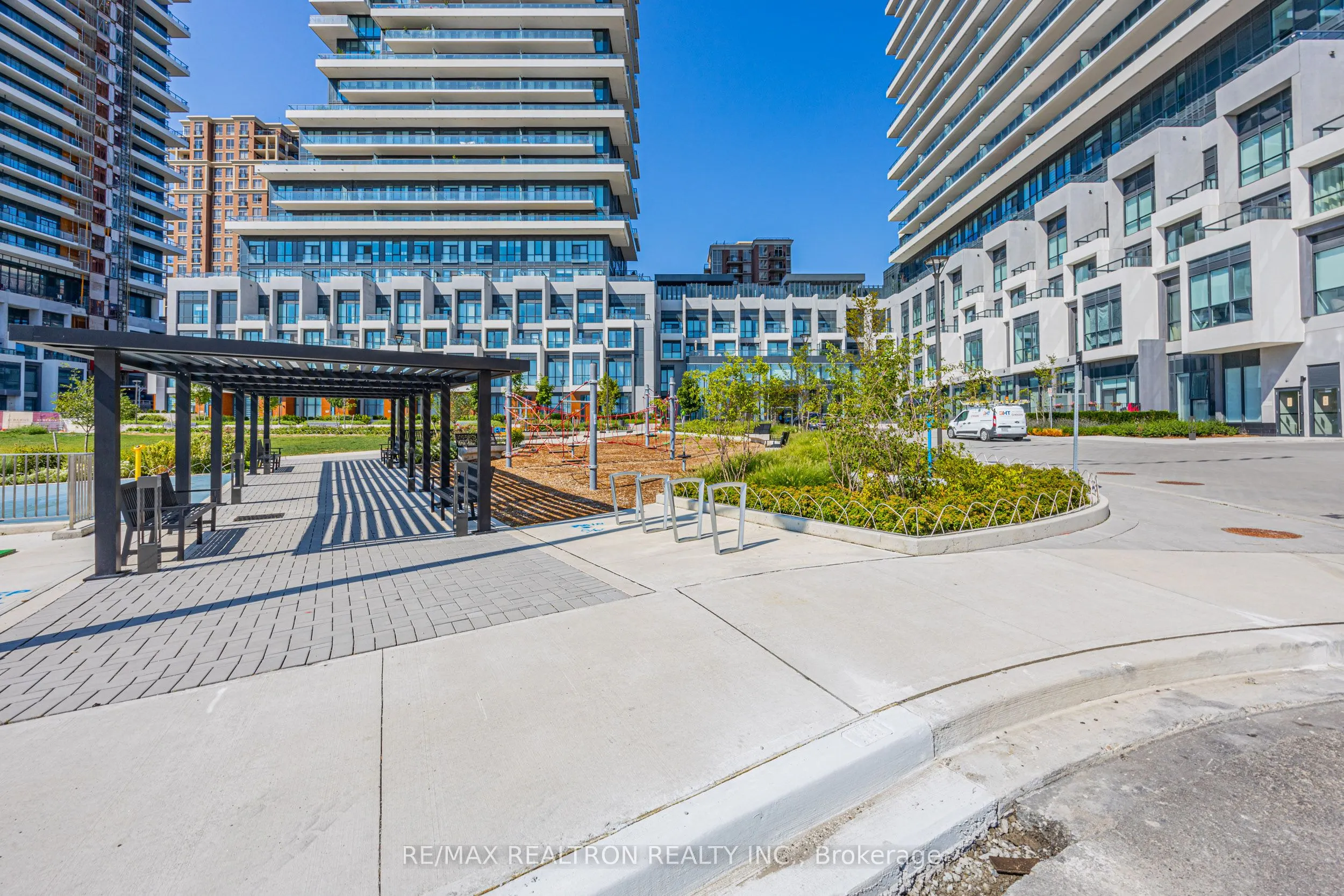 30 Inn On The Park Drive, #1510