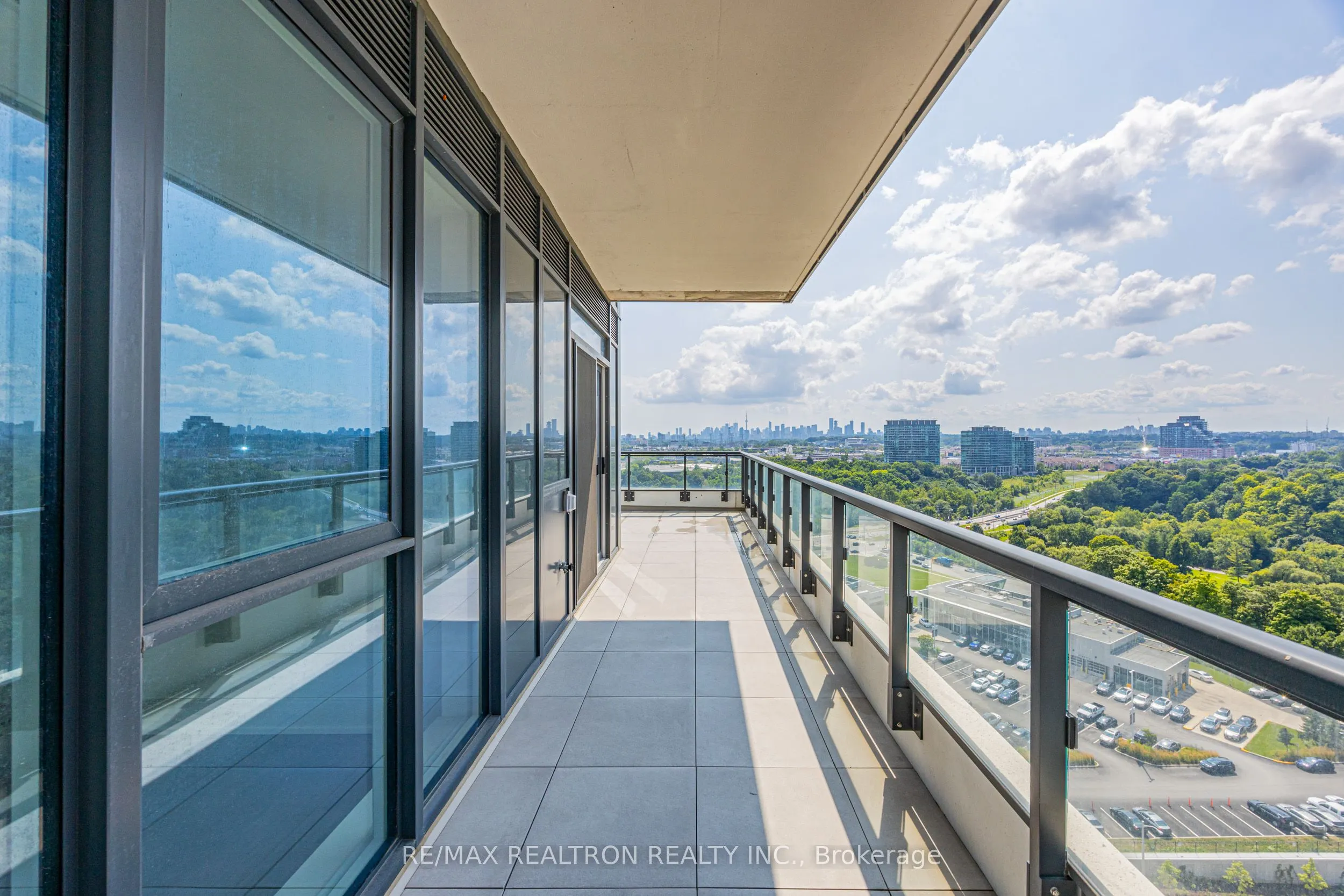 30 Inn On The Park Drive, #1510