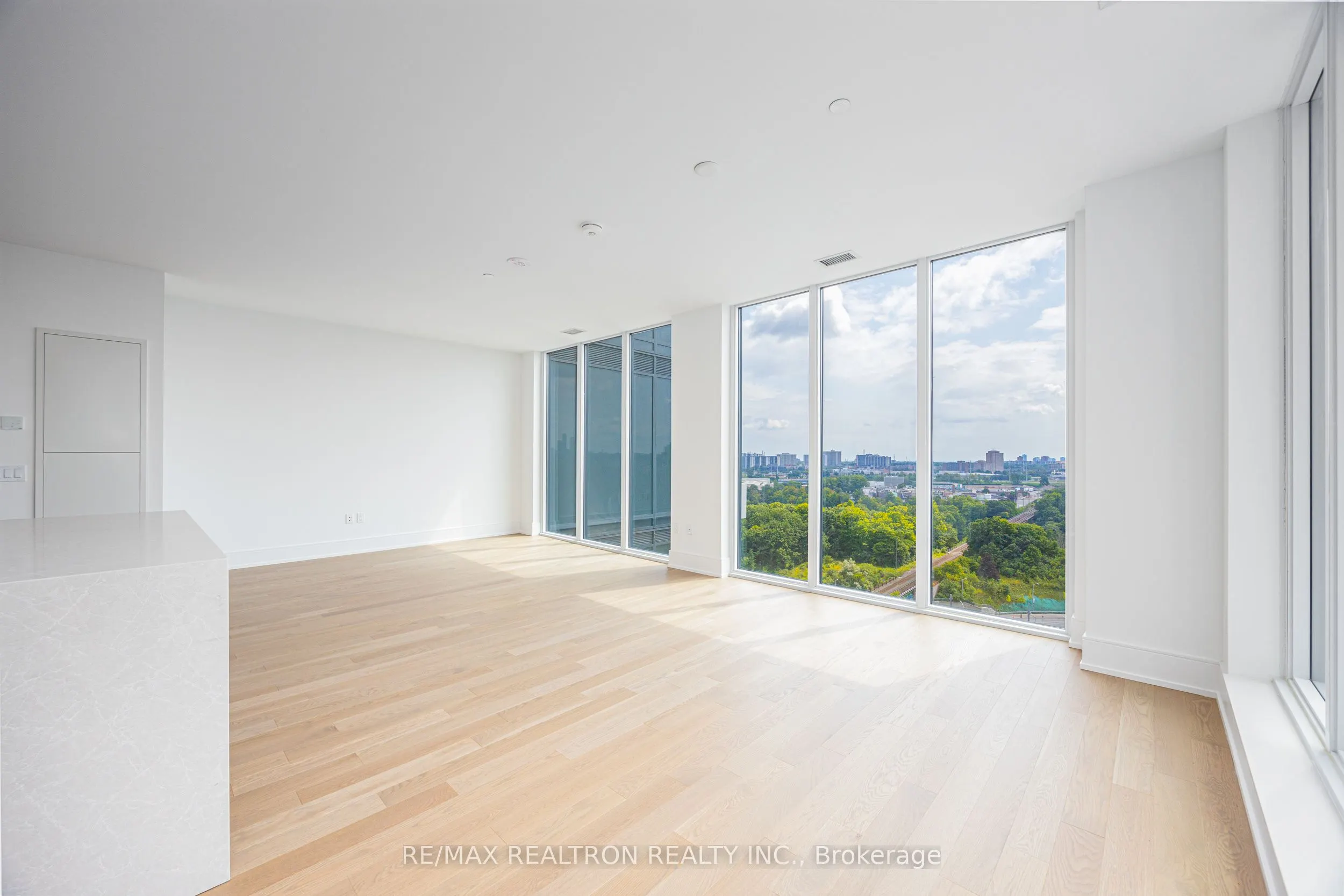 30 Inn On The Park Drive, #1510