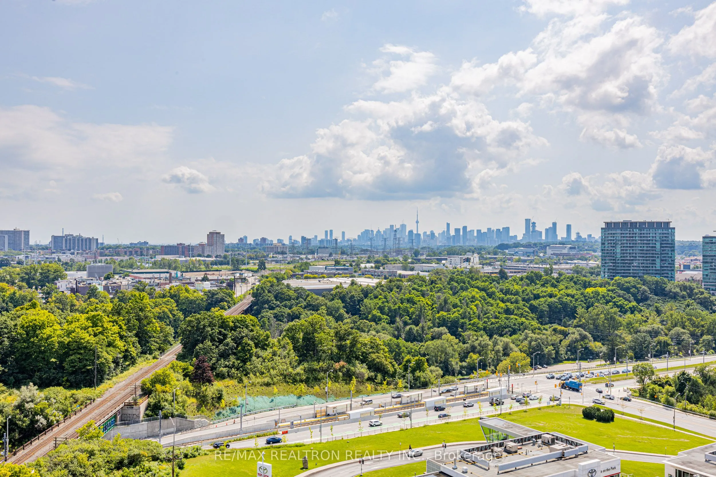 30 Inn On The Park Drive, #1510