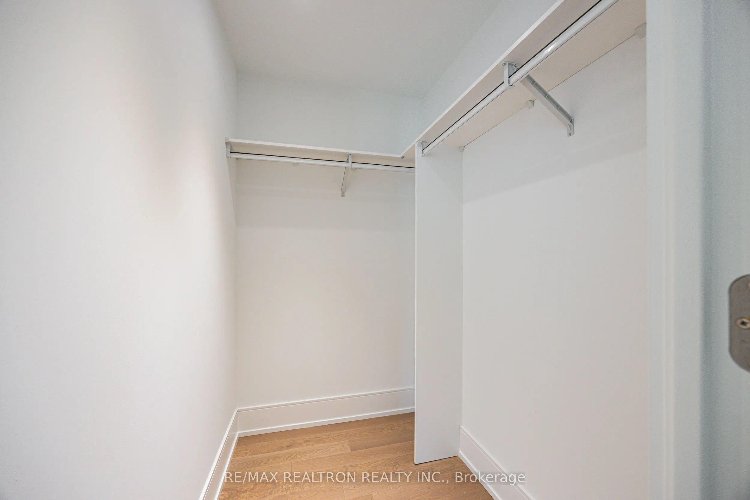 30 Inn On The Park Drive, #1510