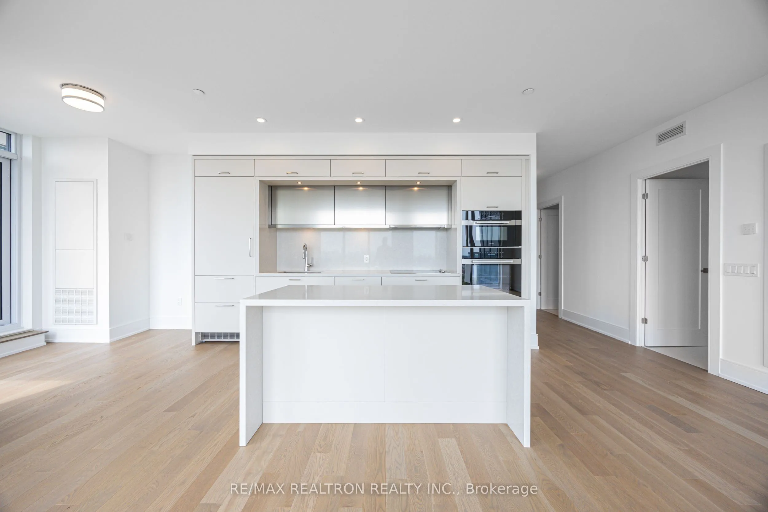 30 Inn On The Park Drive, #1510