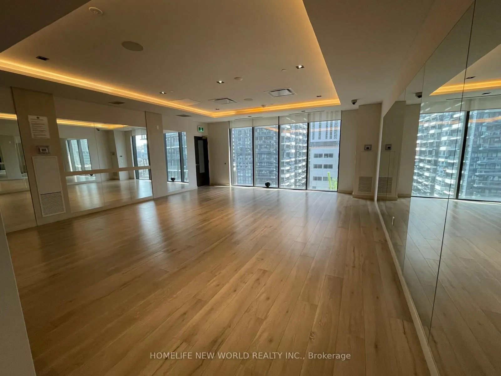330 Richmond Street W #605
