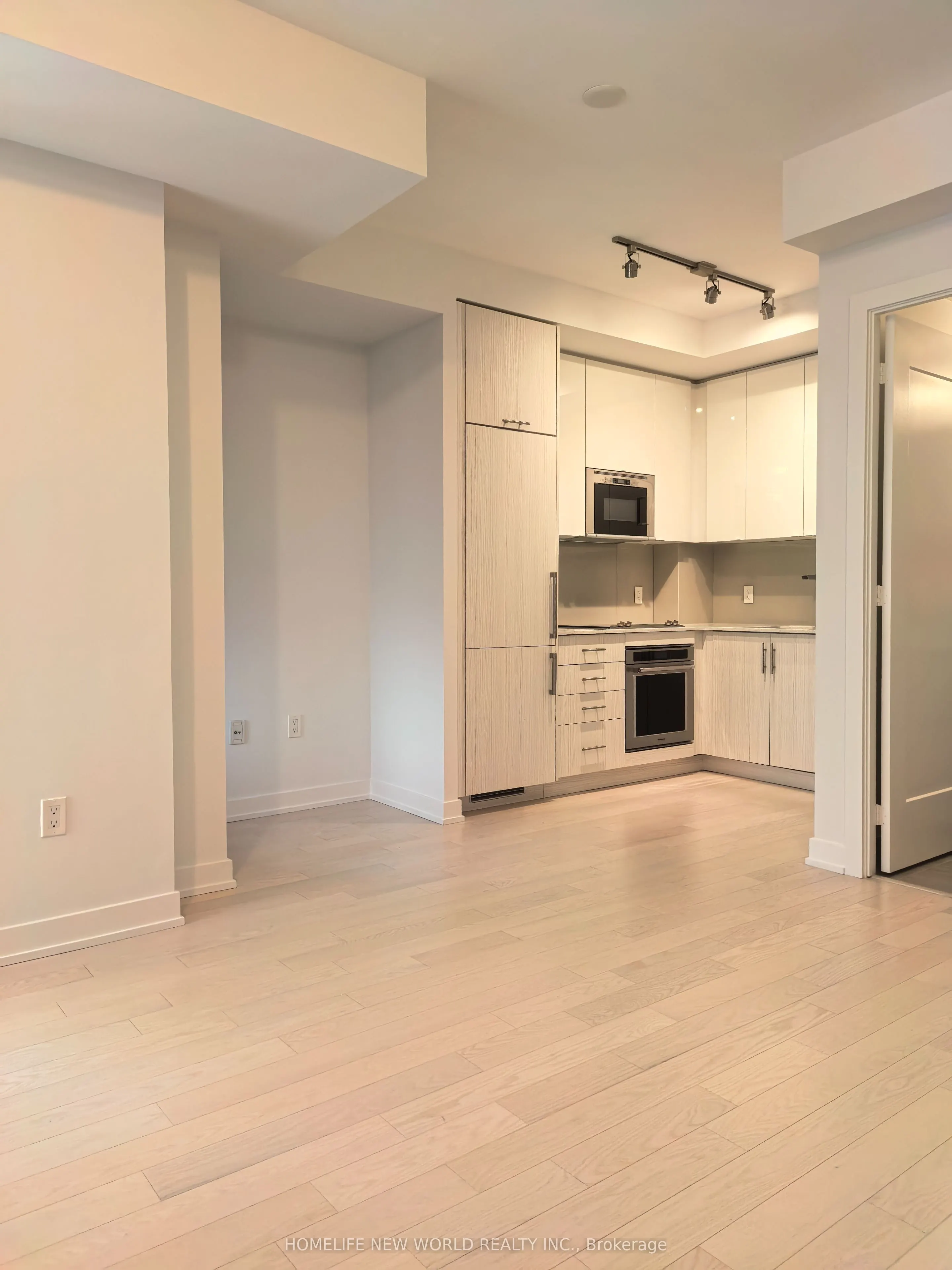330 Richmond Street W #605