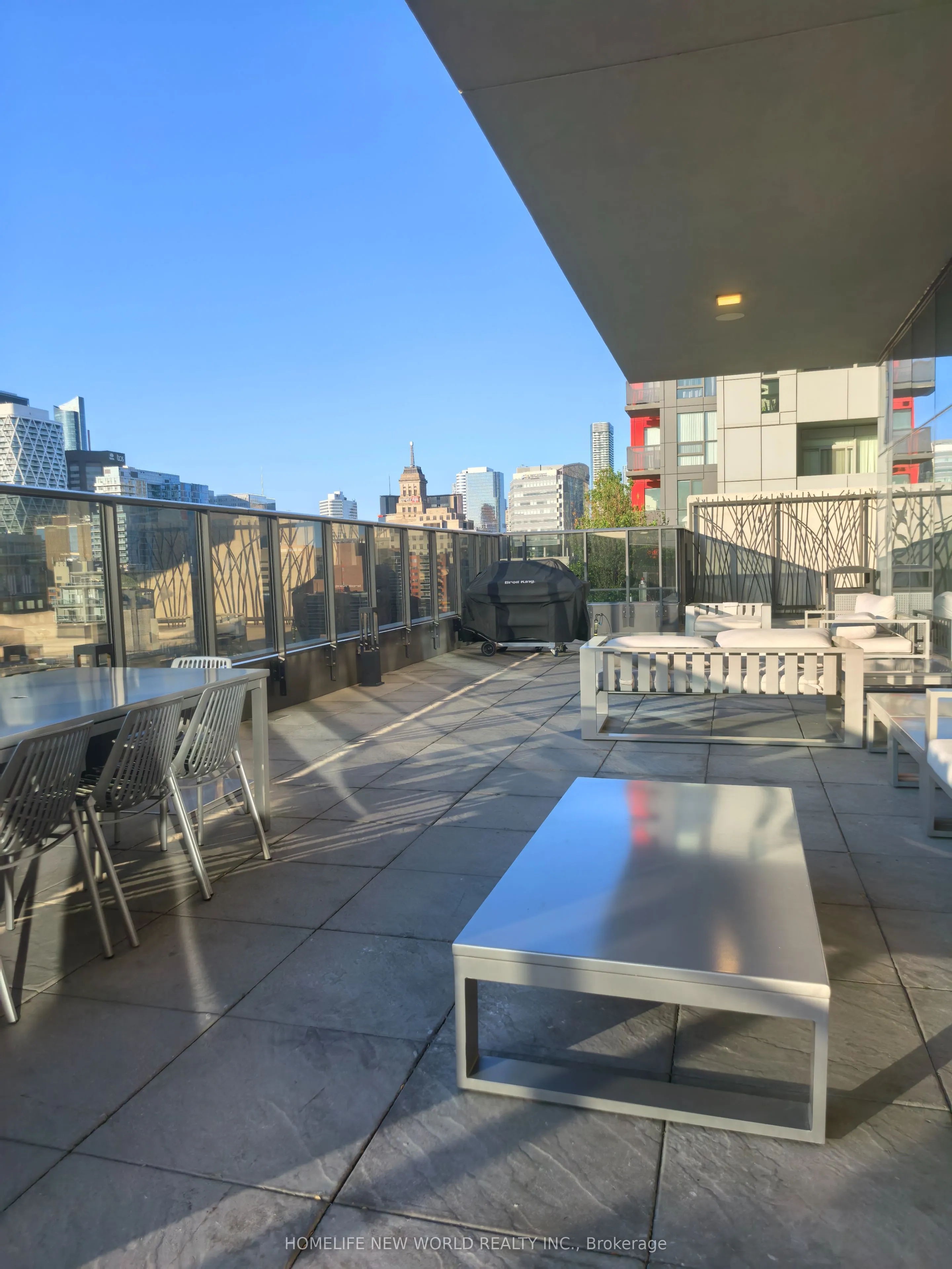 330 Richmond Street W #605
