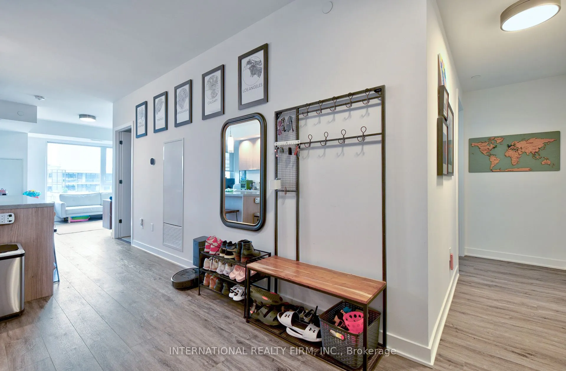 425 Wellington Street W, #912