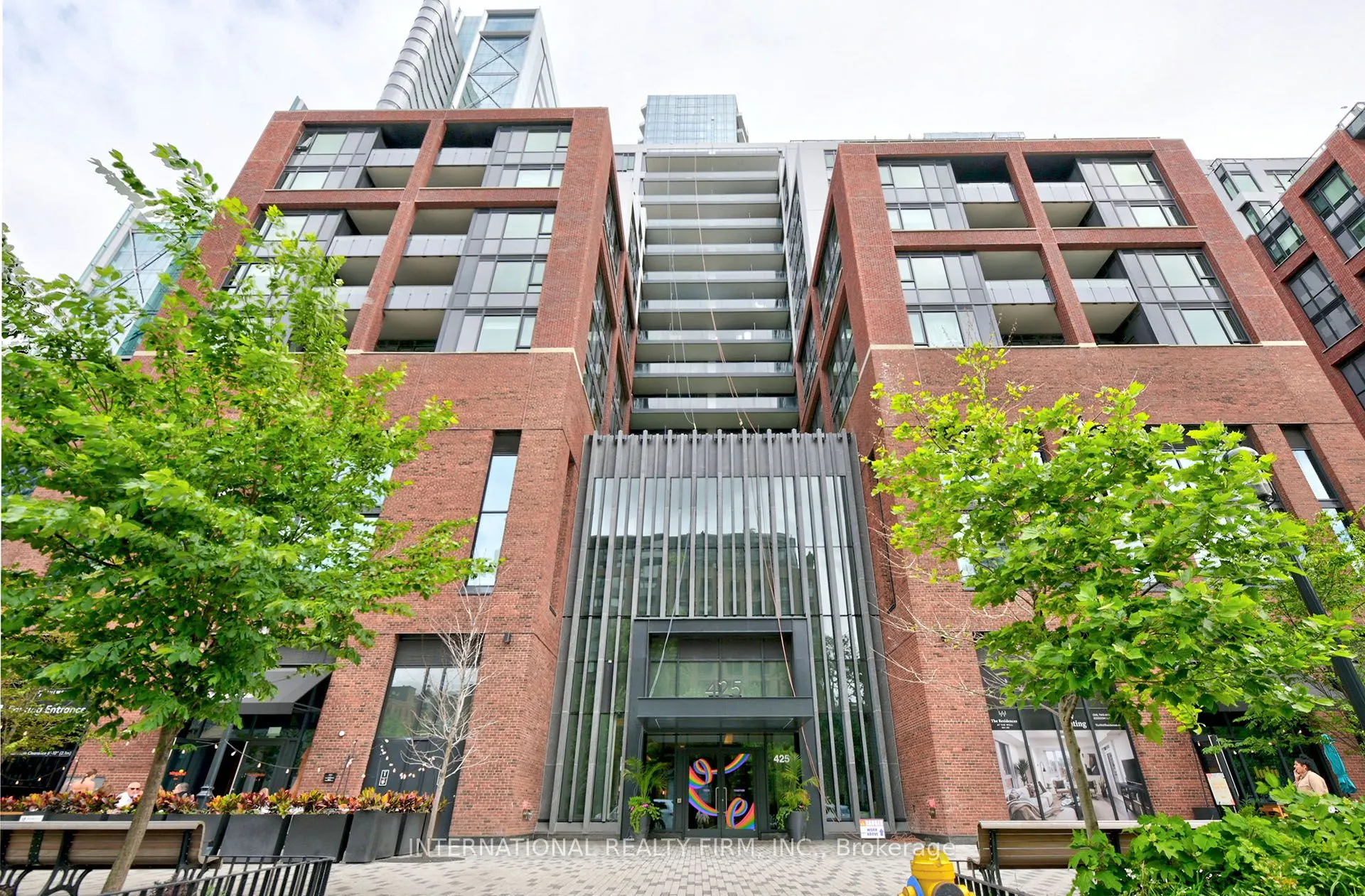 425 Wellington Street W, #912
