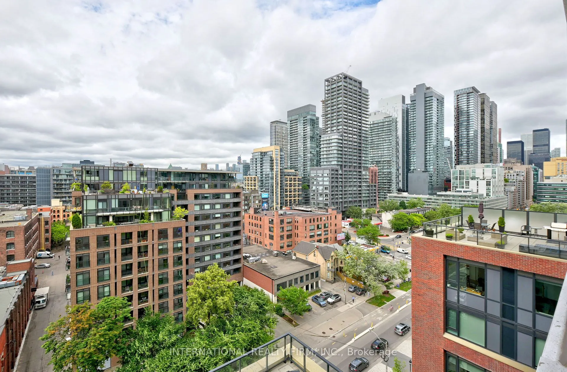425 Wellington Street W, #912