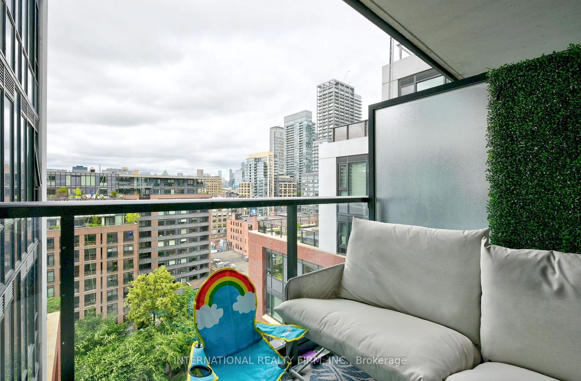 425 Wellington Street W, #912