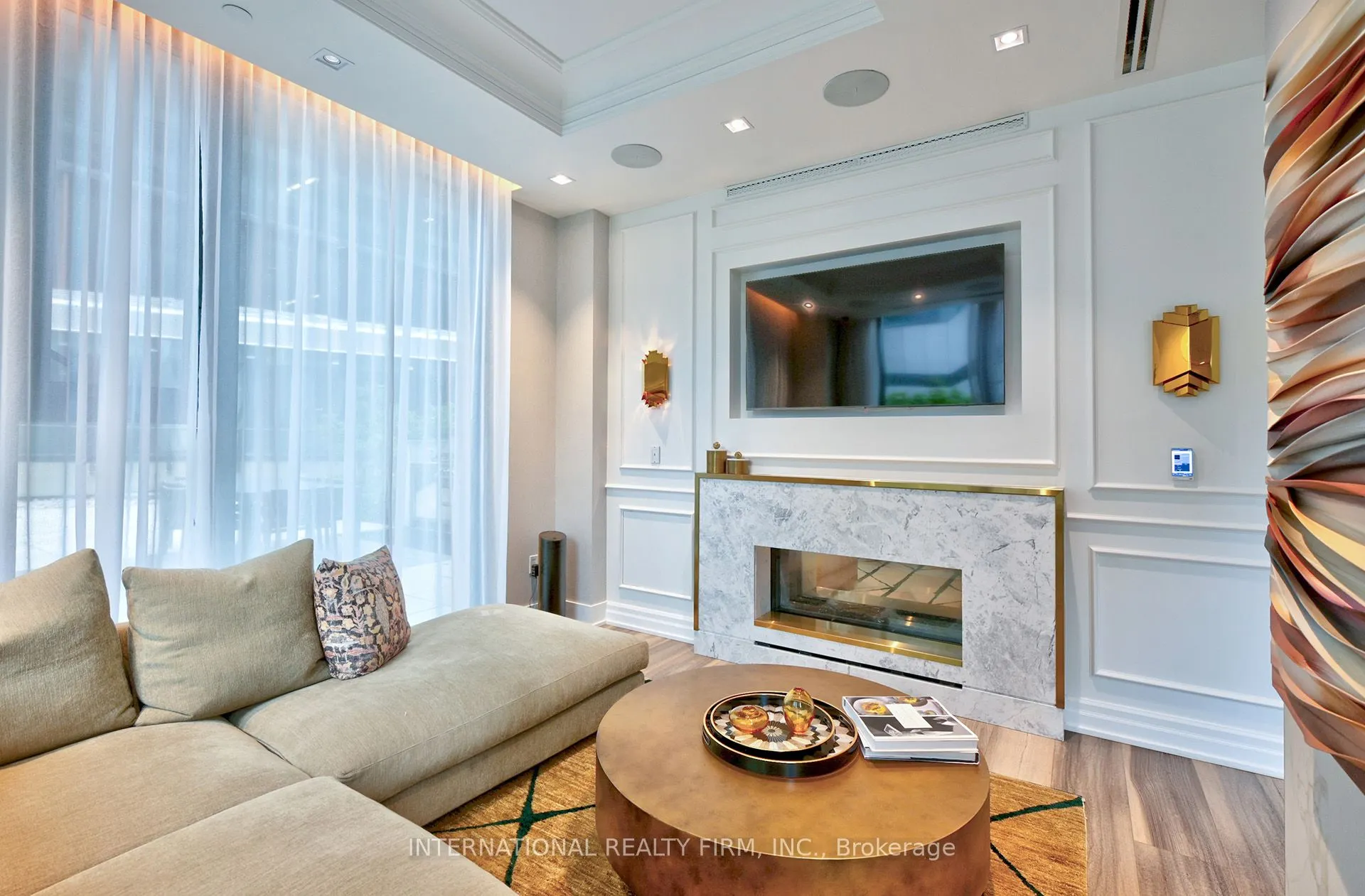 425 Wellington Street W, #912