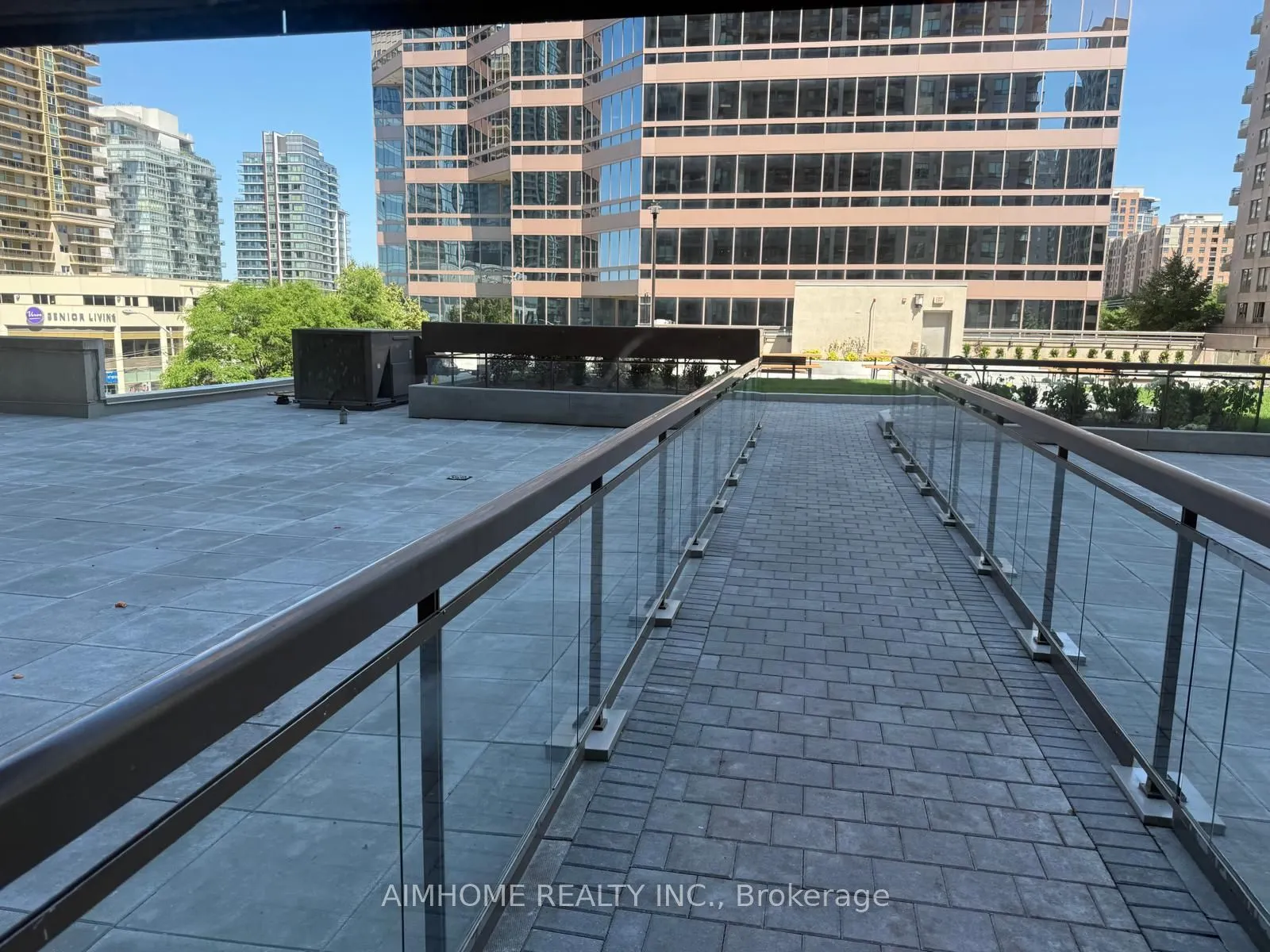 18 Parkview Avenue, #1211