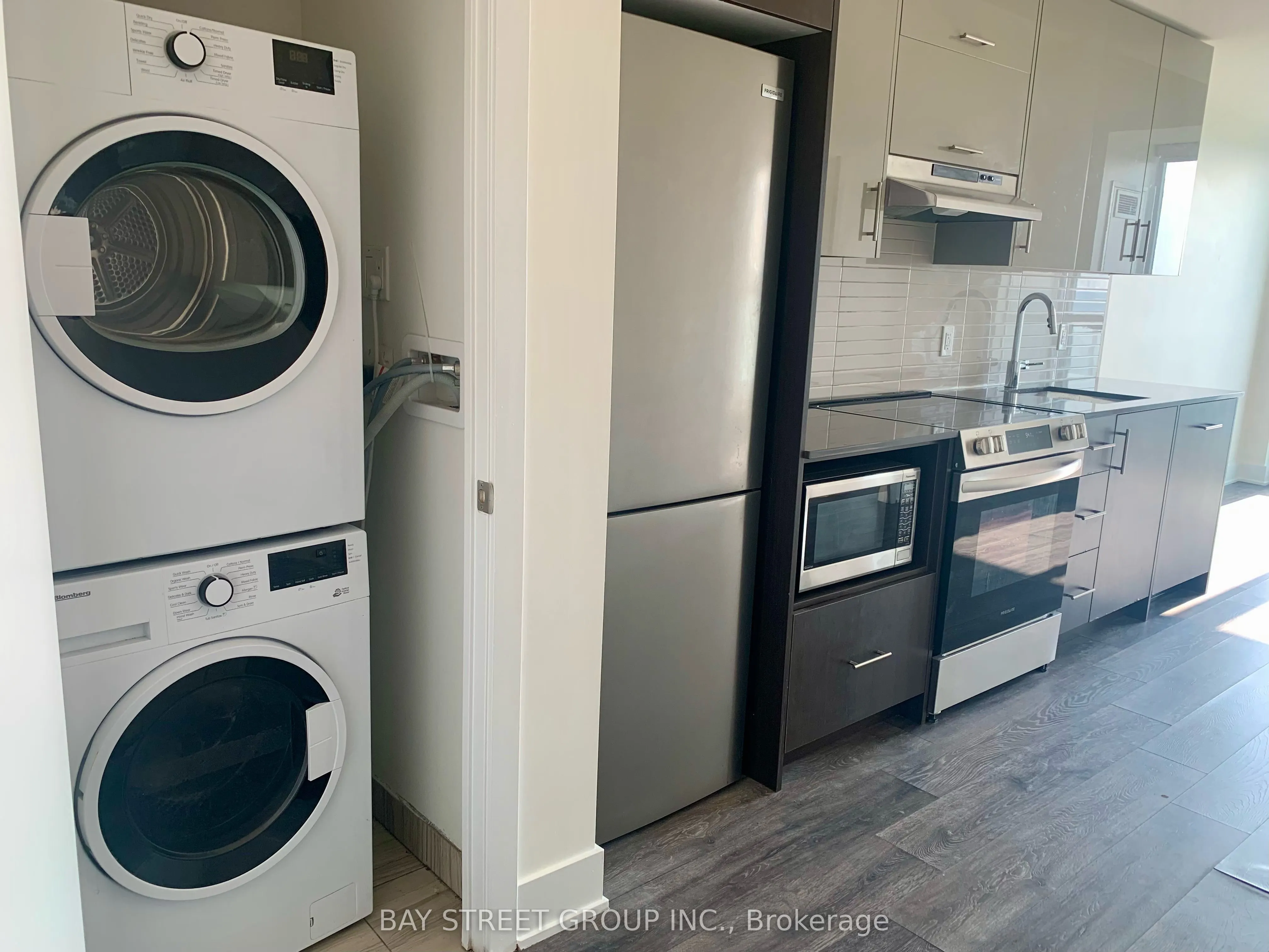 188 Fairview Mall Drive, #2711