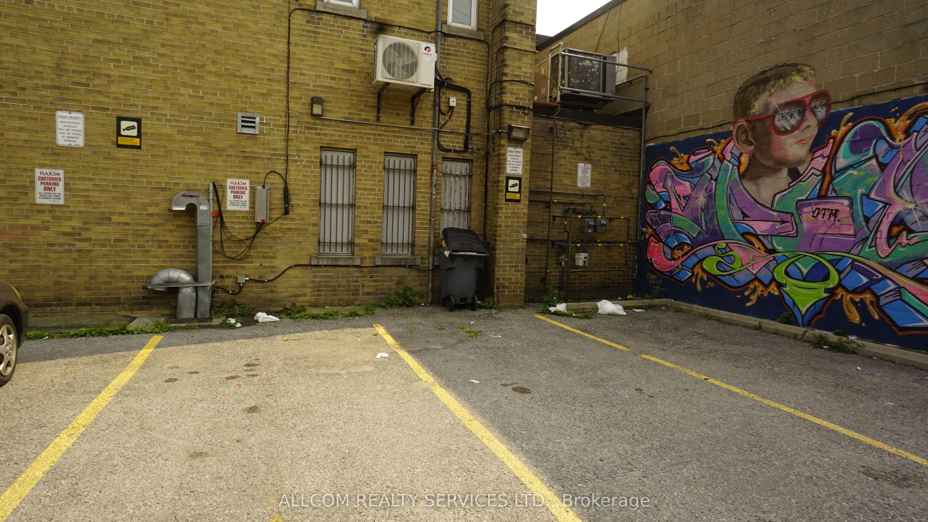 876 Eglinton Avenue E