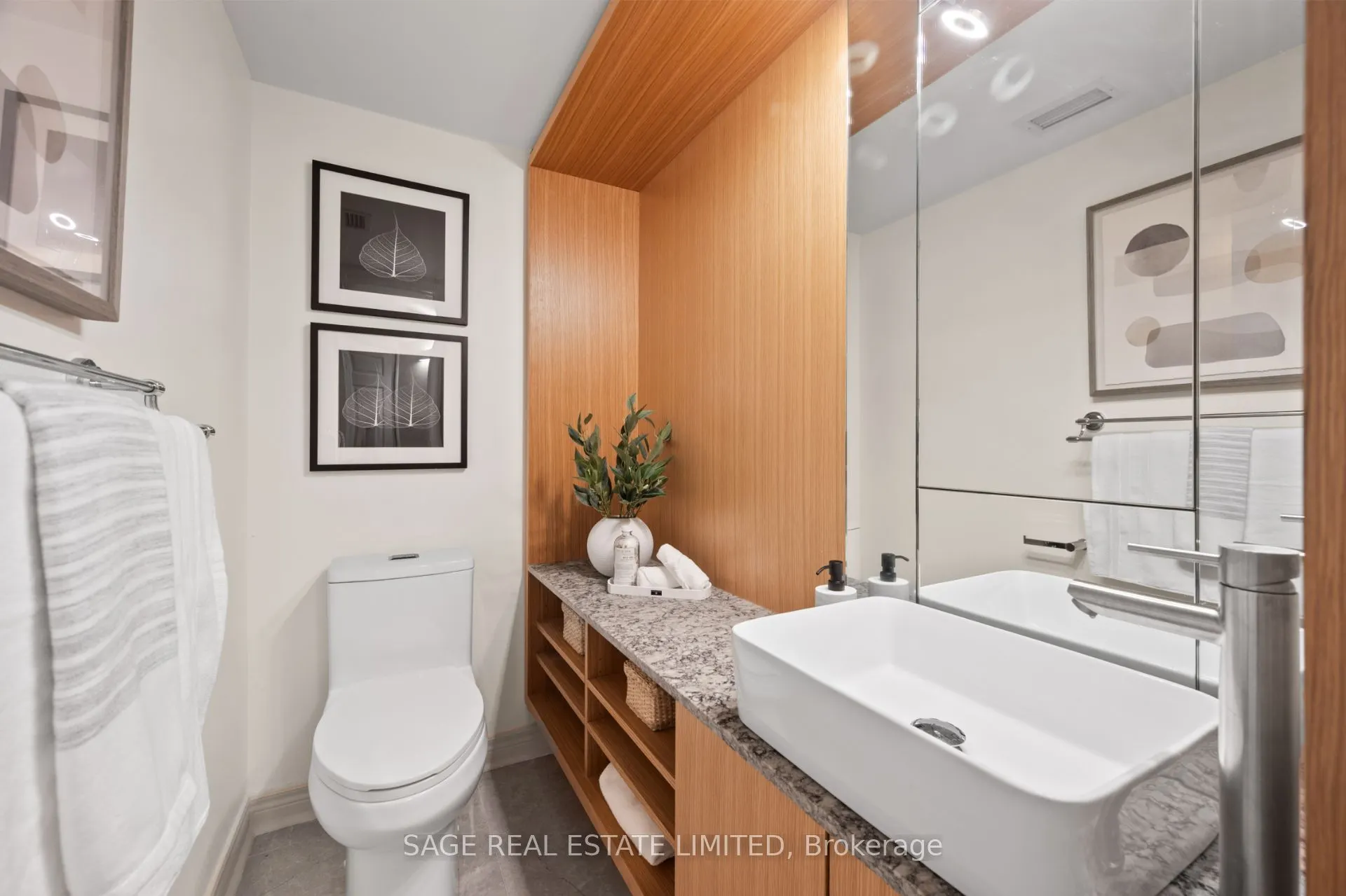 232 St George Street, #15
