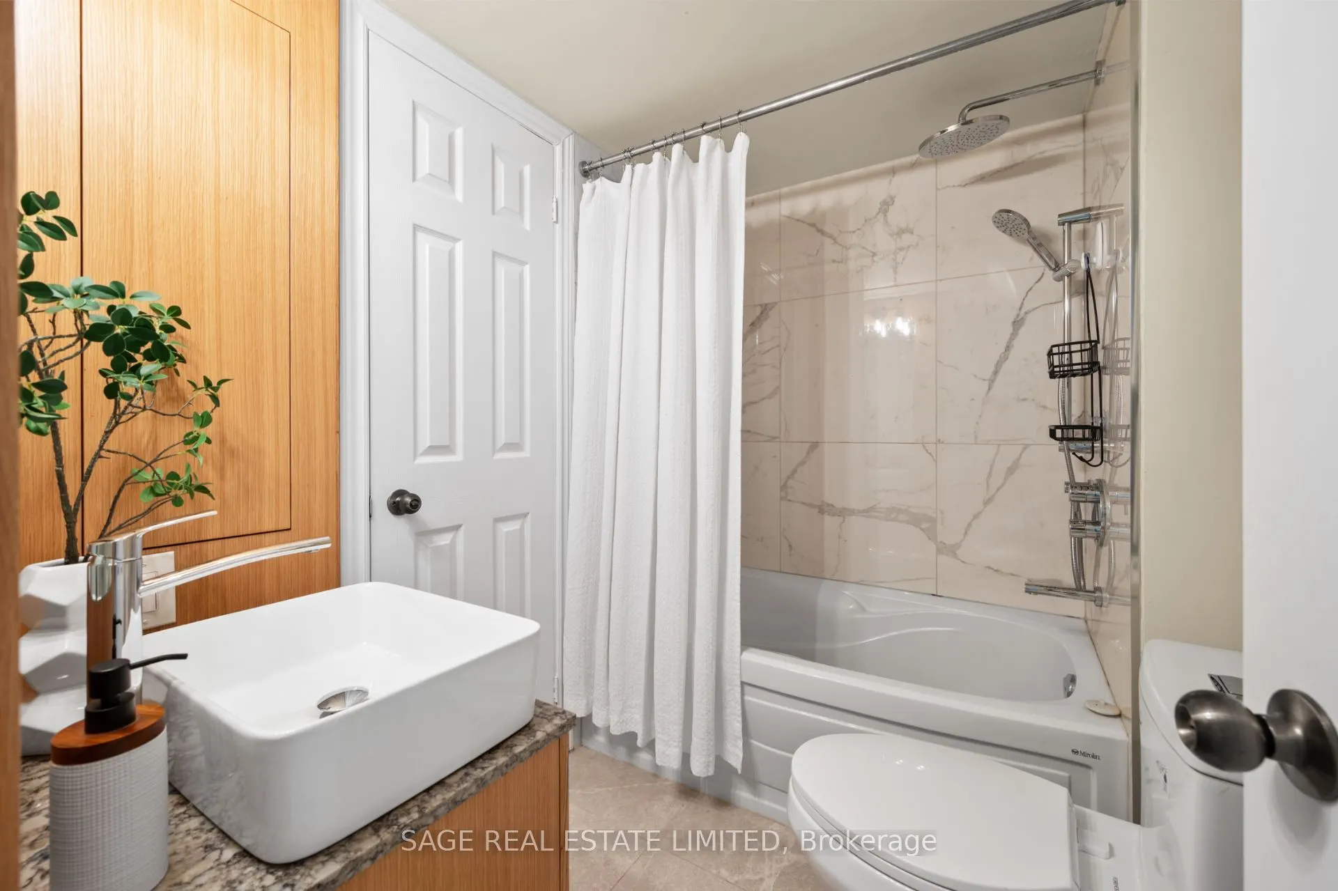 232 St George Street, #15