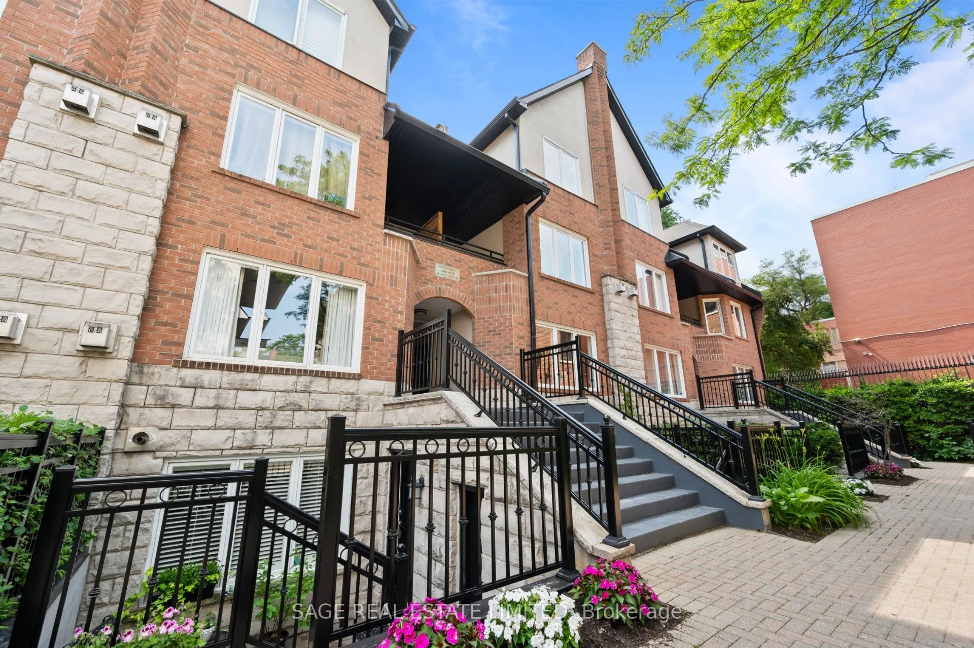 232 St George Street, #15