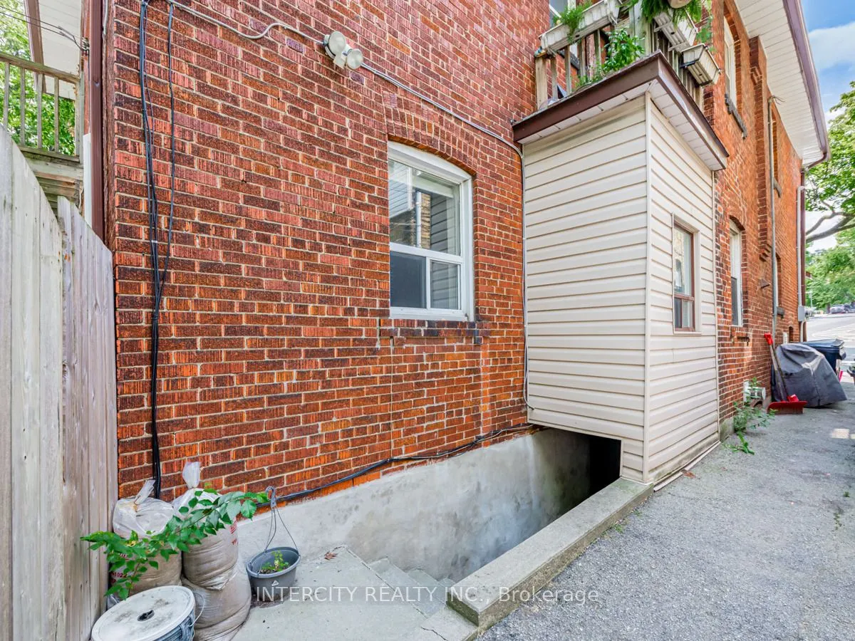111 Alberta Avenue