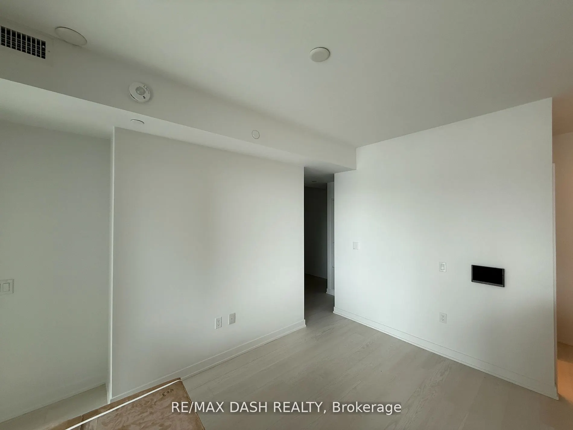 1 Hillsdale Avenue W, #403