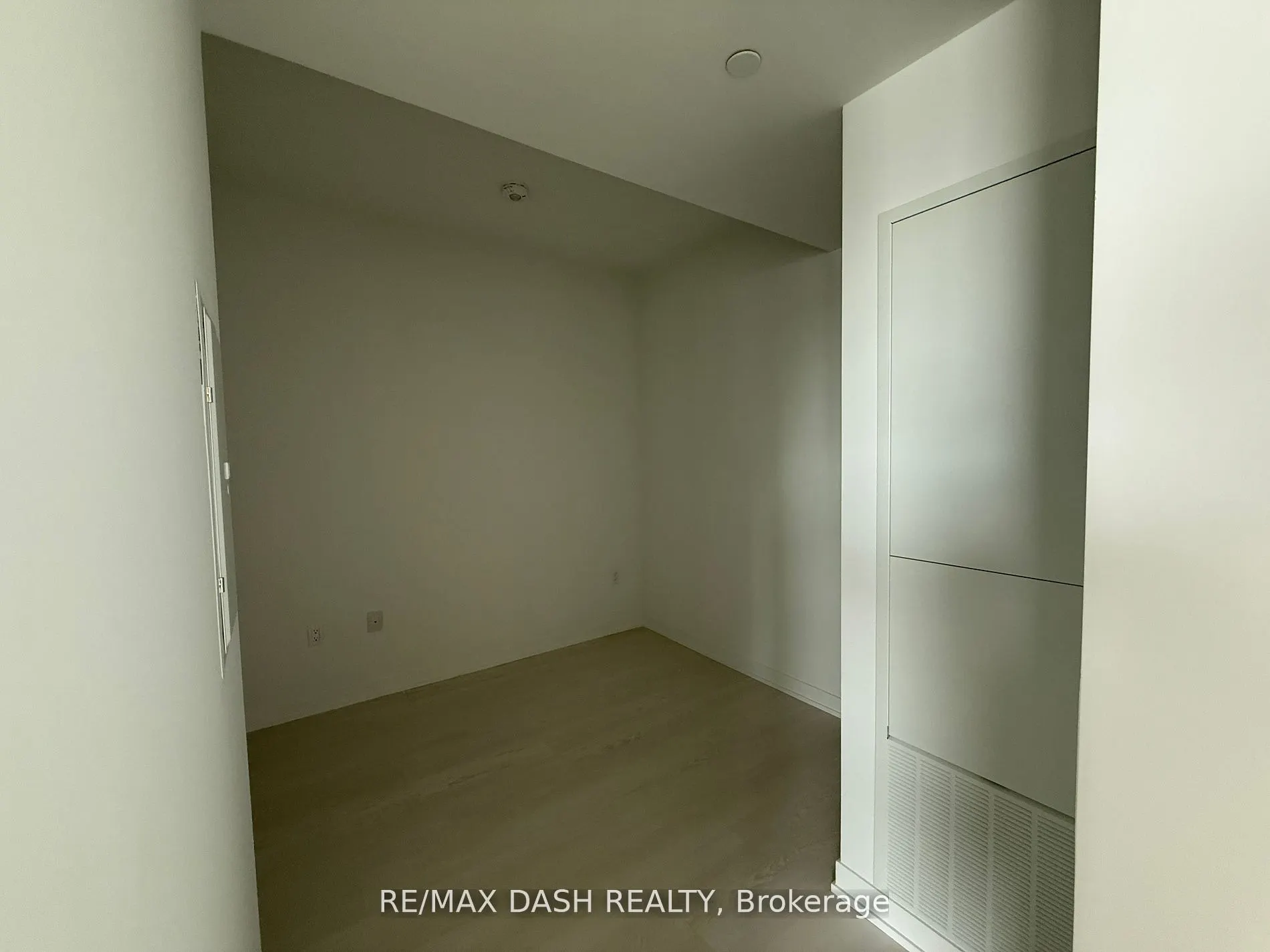1 Hillsdale Avenue W, #403