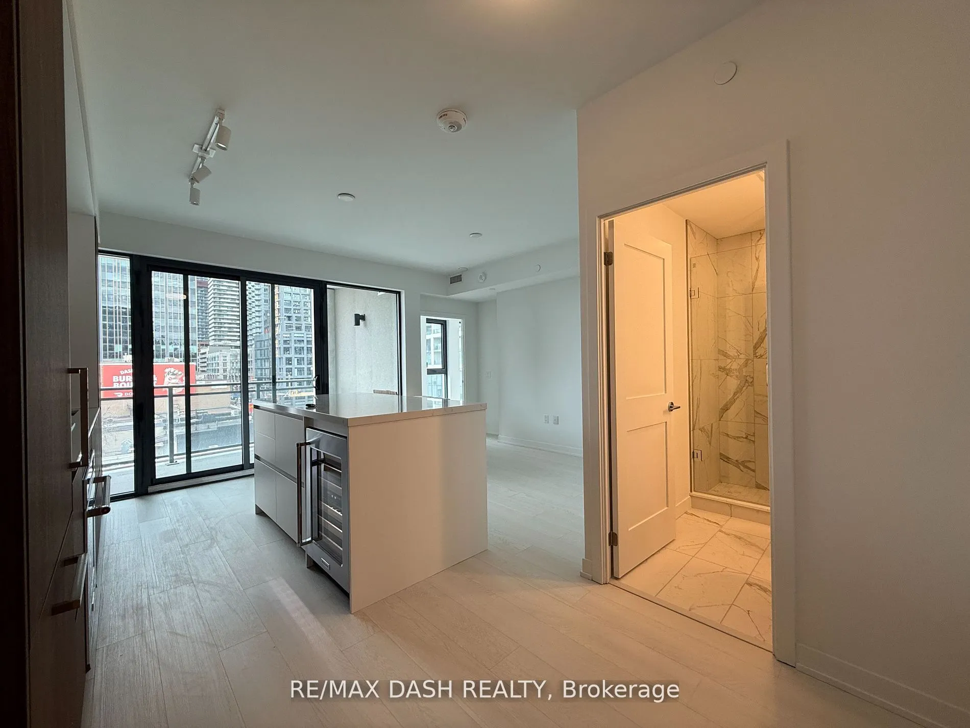 1 Hillsdale Avenue W, #403
