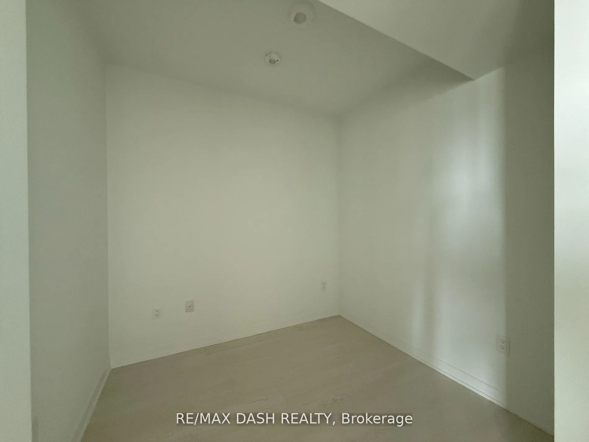 1 Hillsdale Avenue W, #403