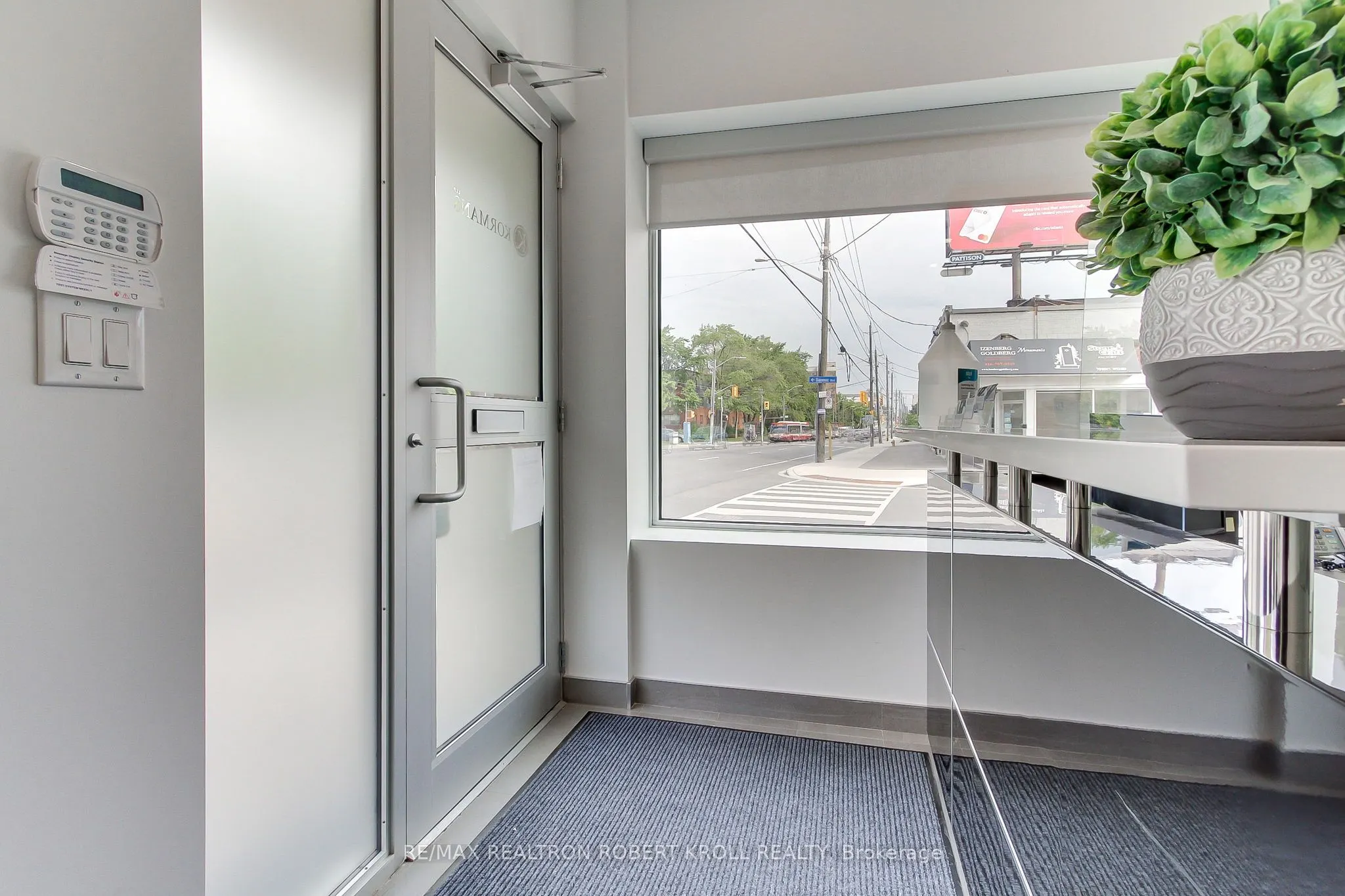 3173 Bathurst Street, #Main Floor