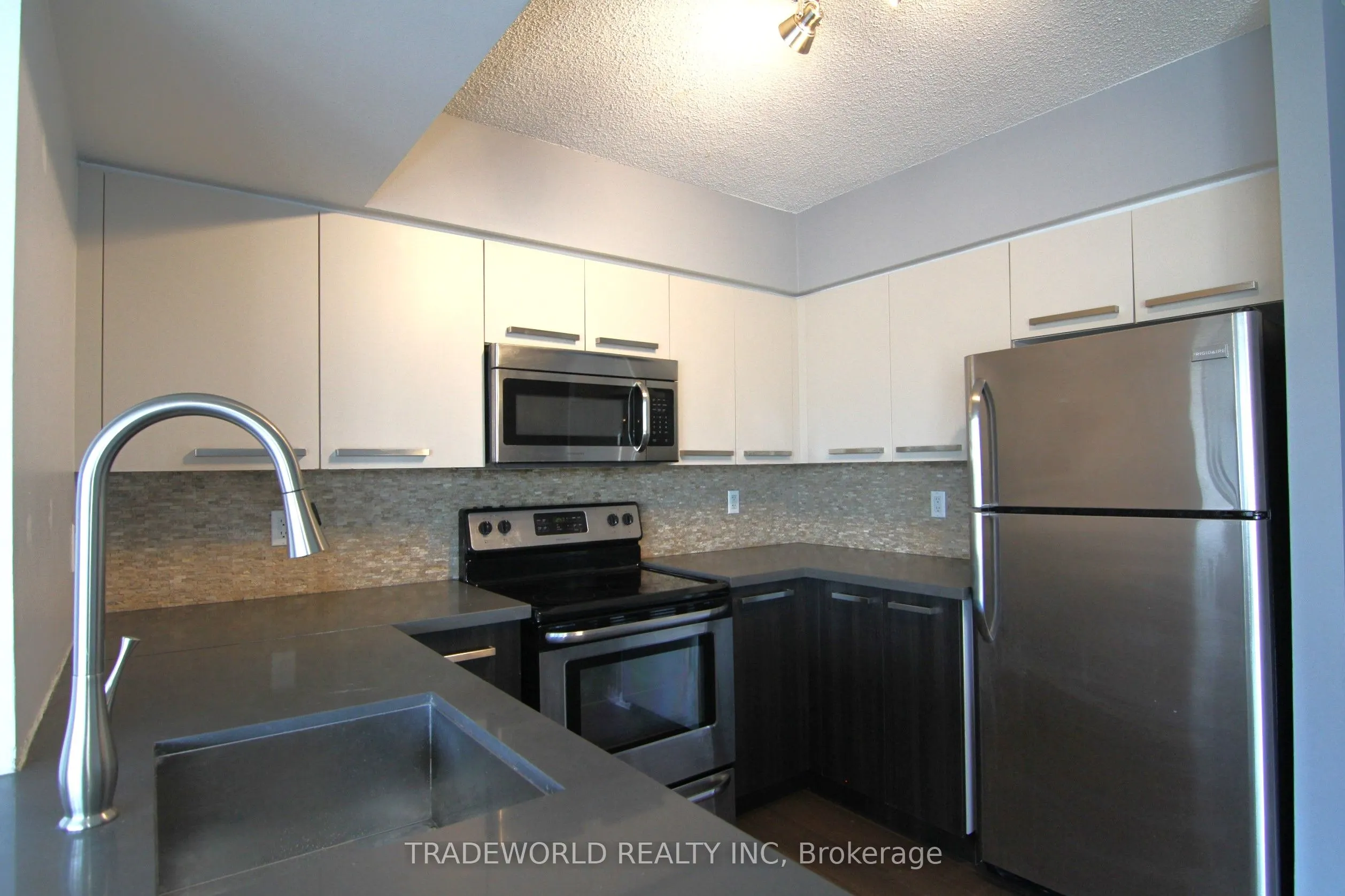 11 St Joseph Street, #1612