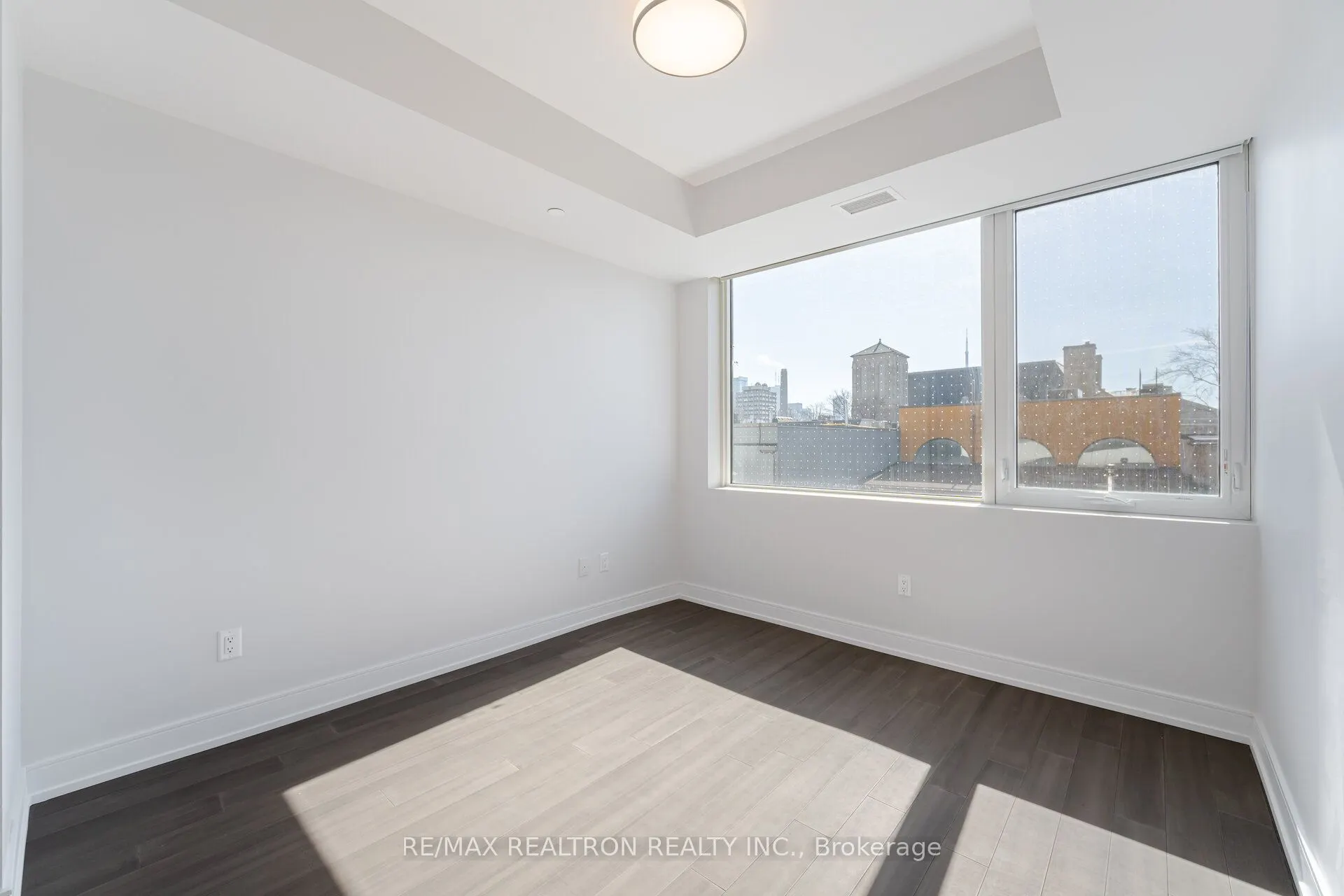 664 Spadina Avenue, #203
