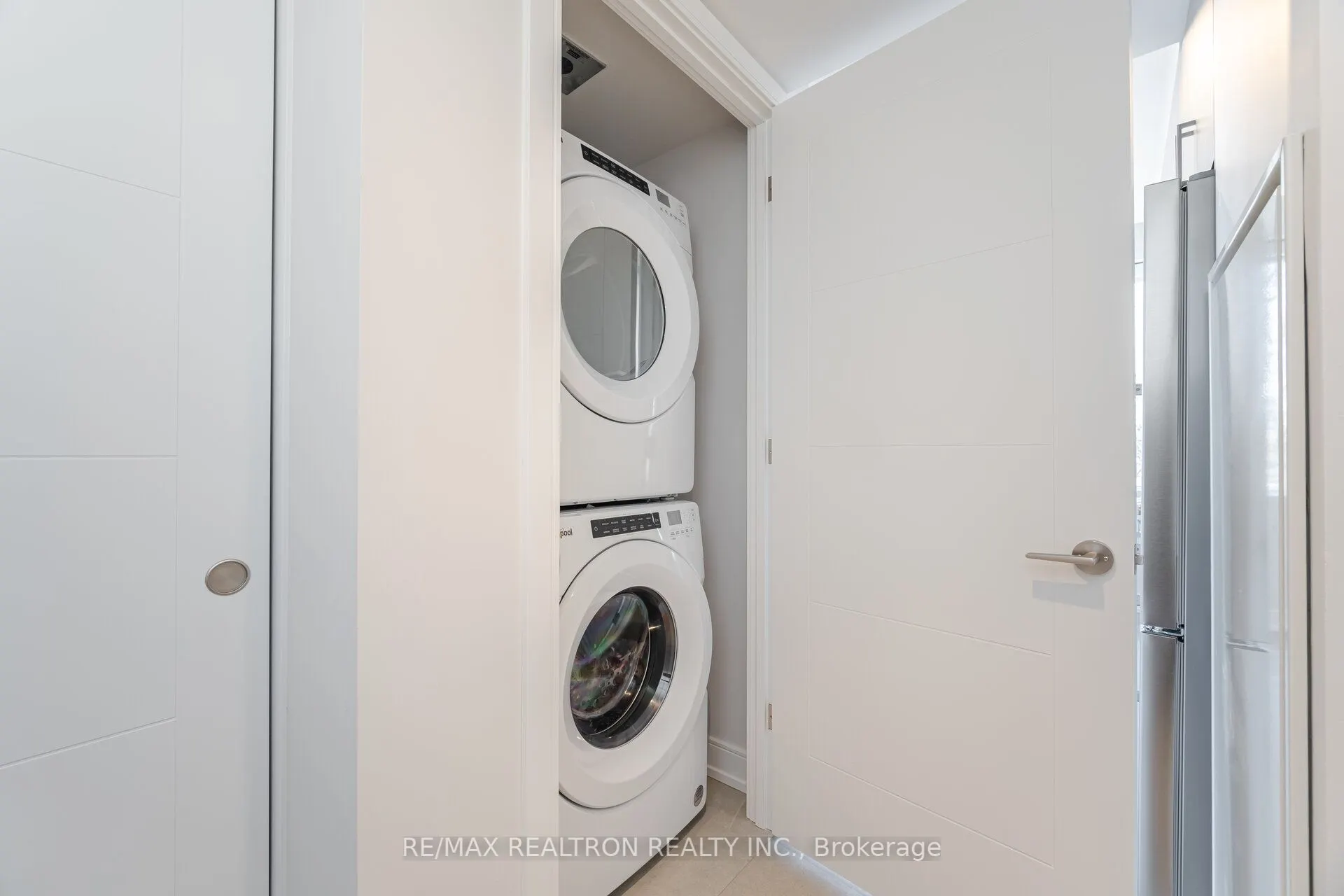 664 Spadina Avenue, #203