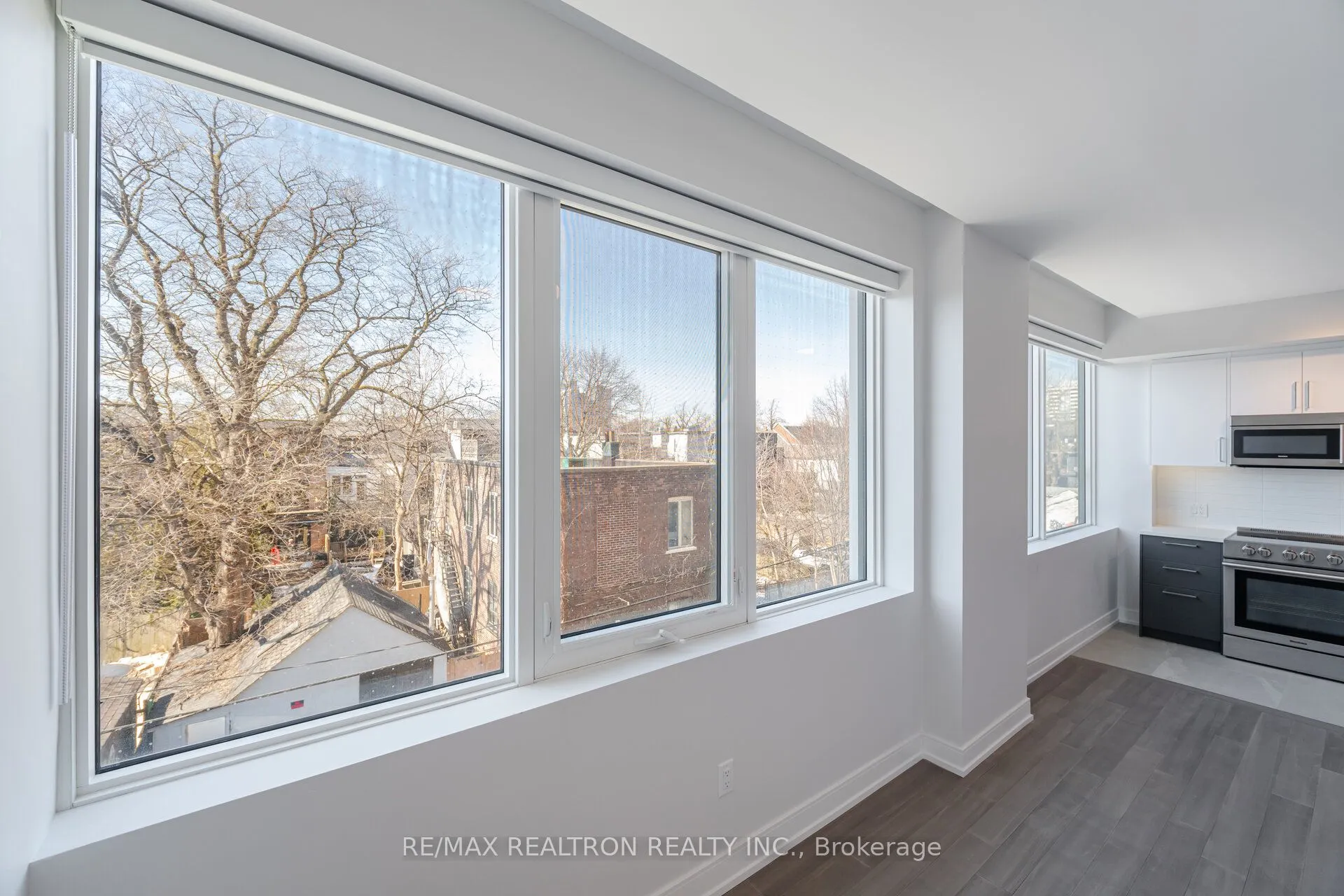 664 Spadina Avenue, #203