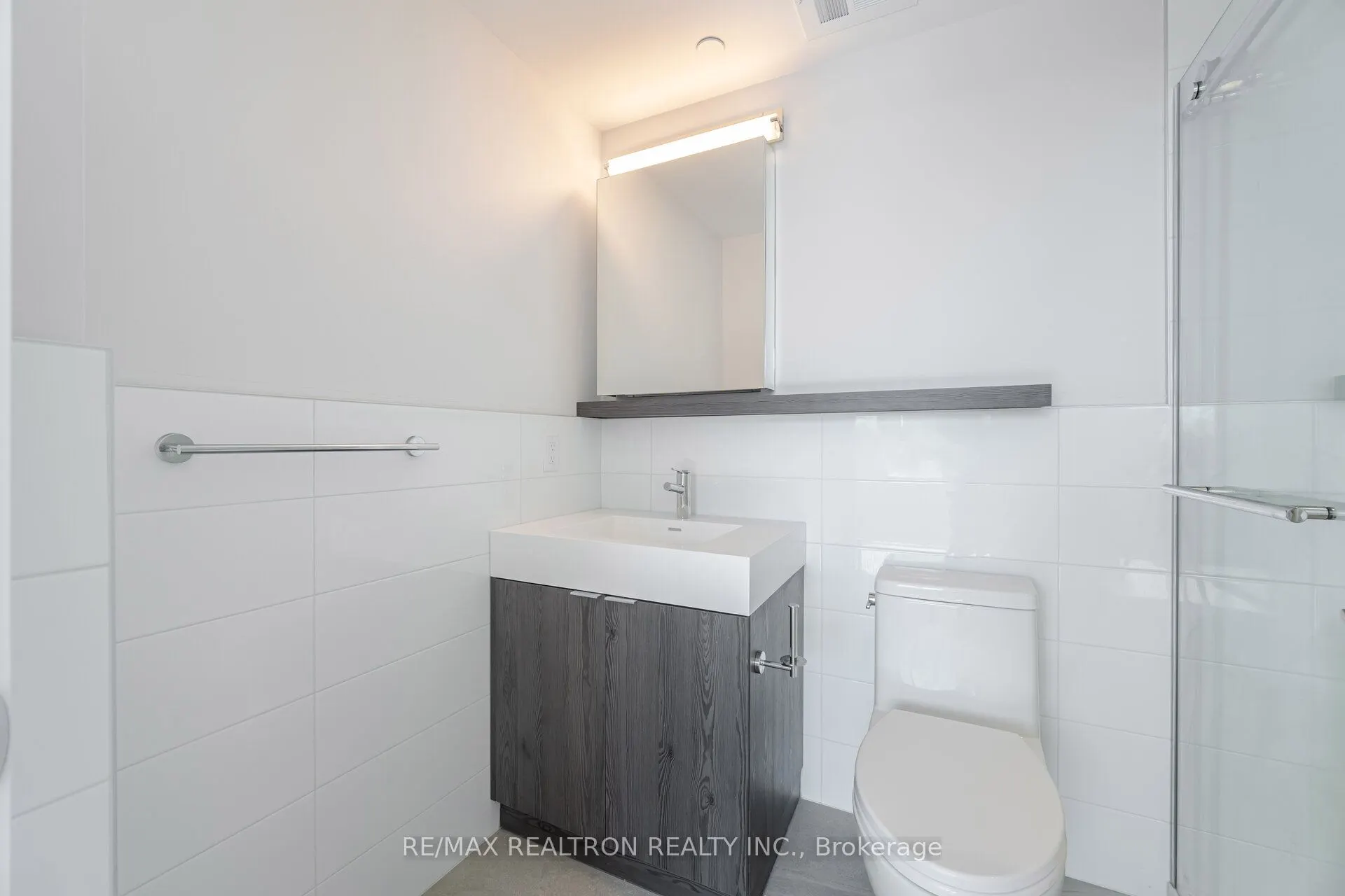 664 Spadina Avenue, #203