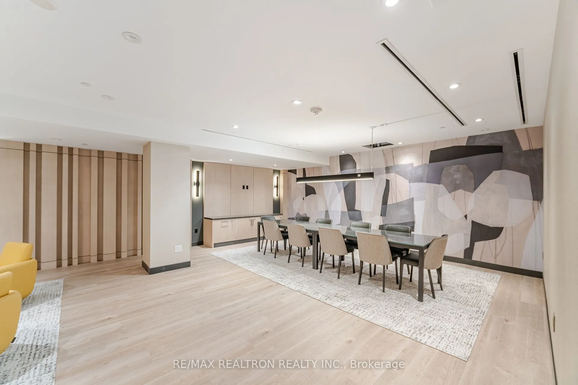 664 Spadina Avenue, #313