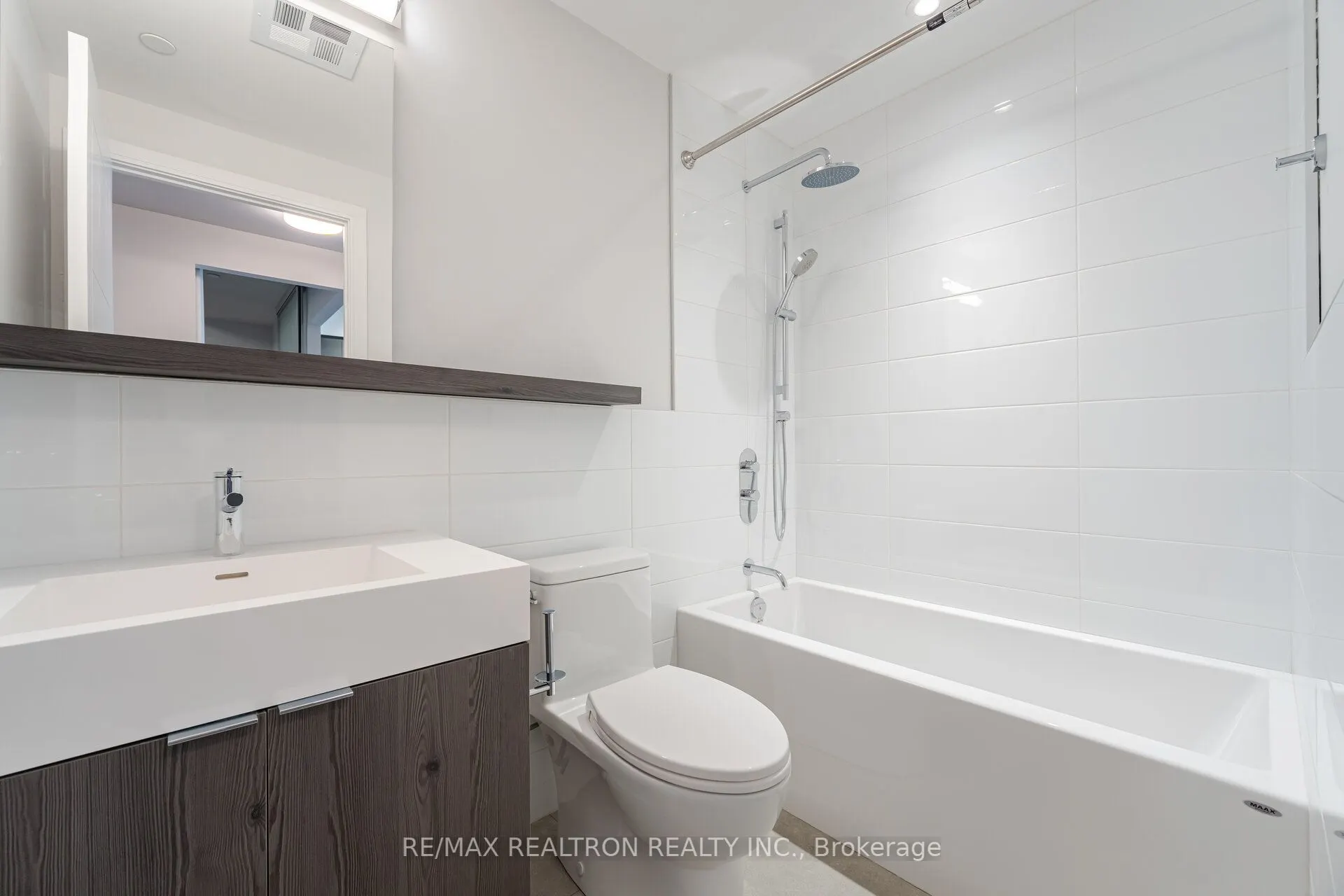 664 Spadina Avenue, #313