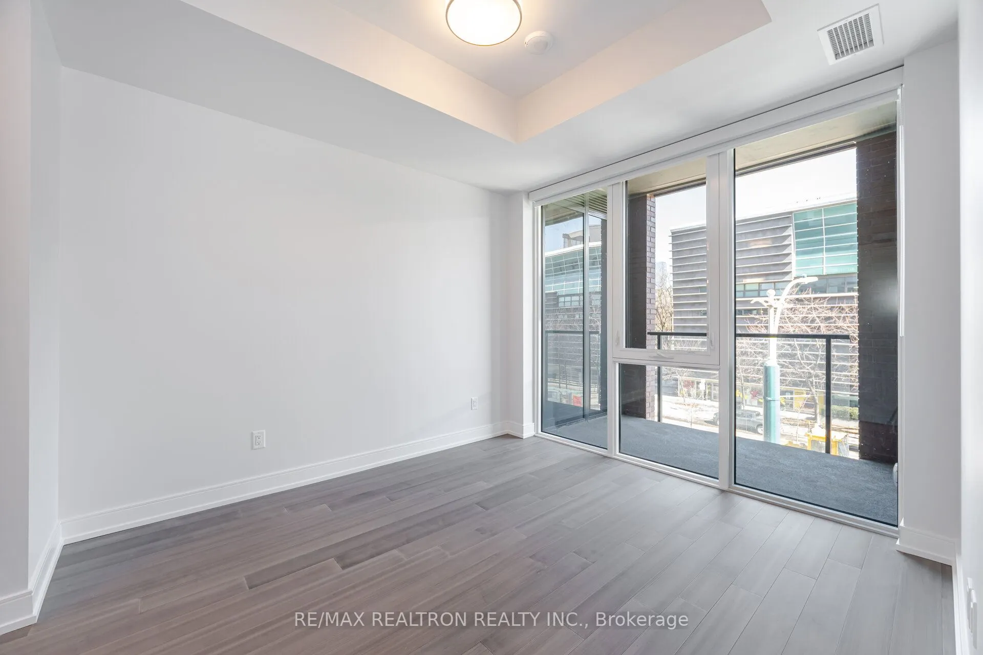 664 Spadina Avenue, #313
