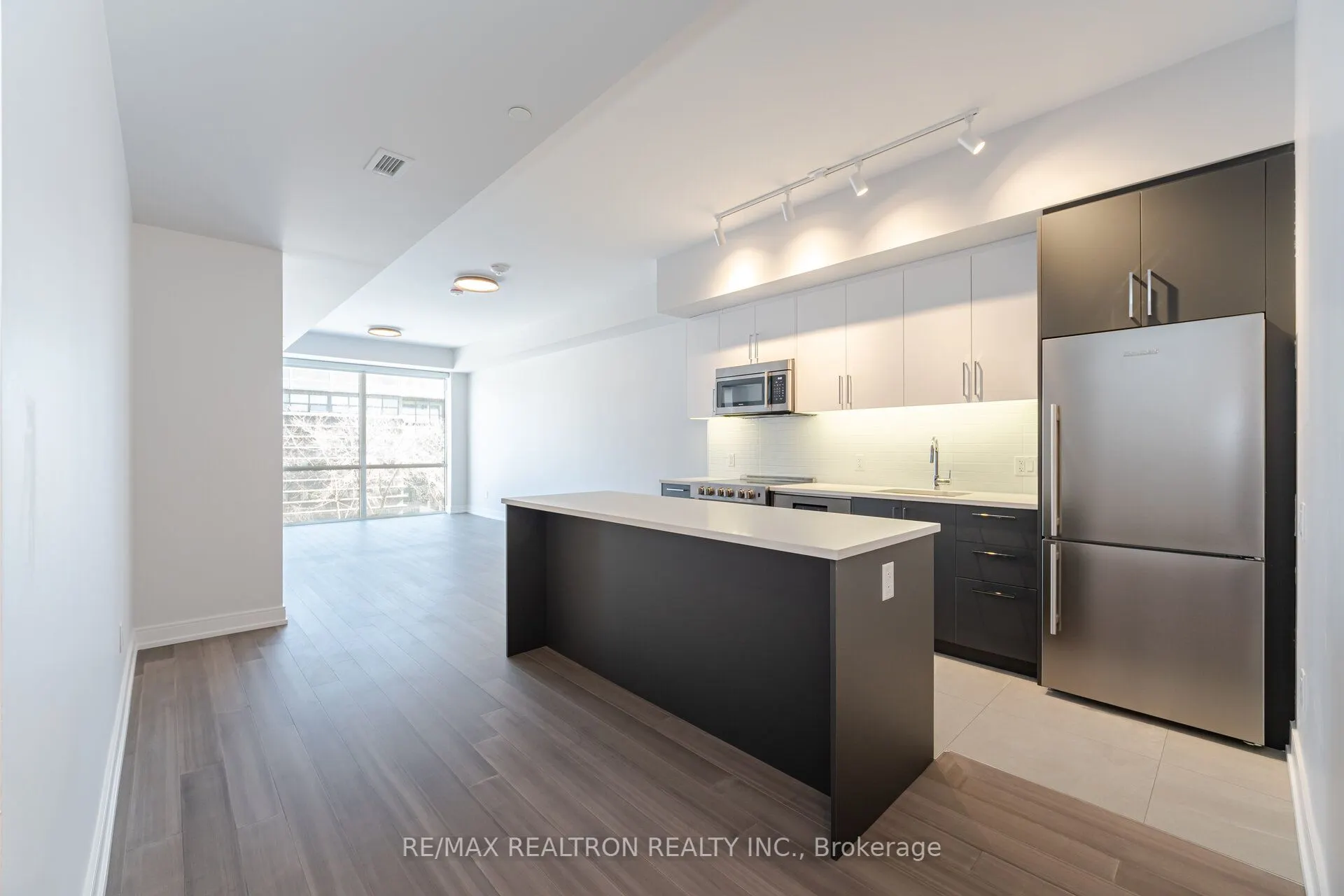 664 Spadina Avenue, #313