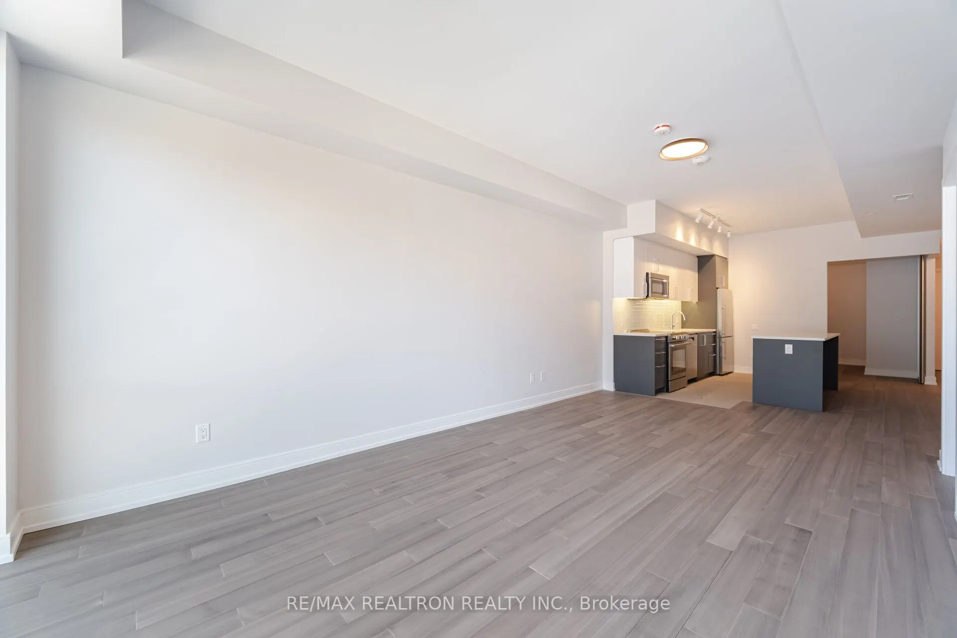 664 Spadina Avenue, #313