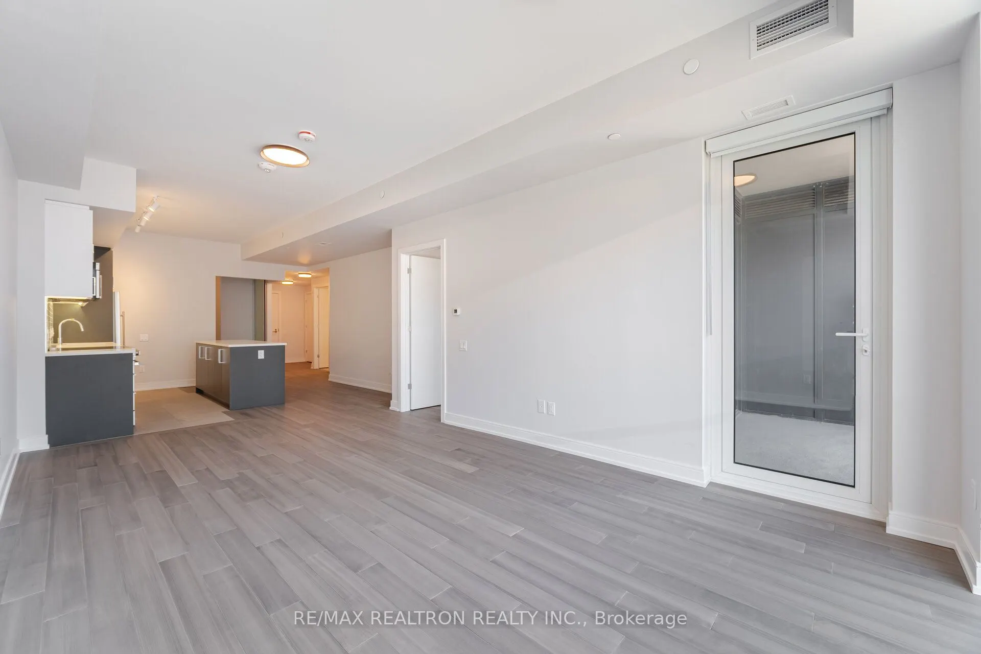 664 Spadina Avenue, #313