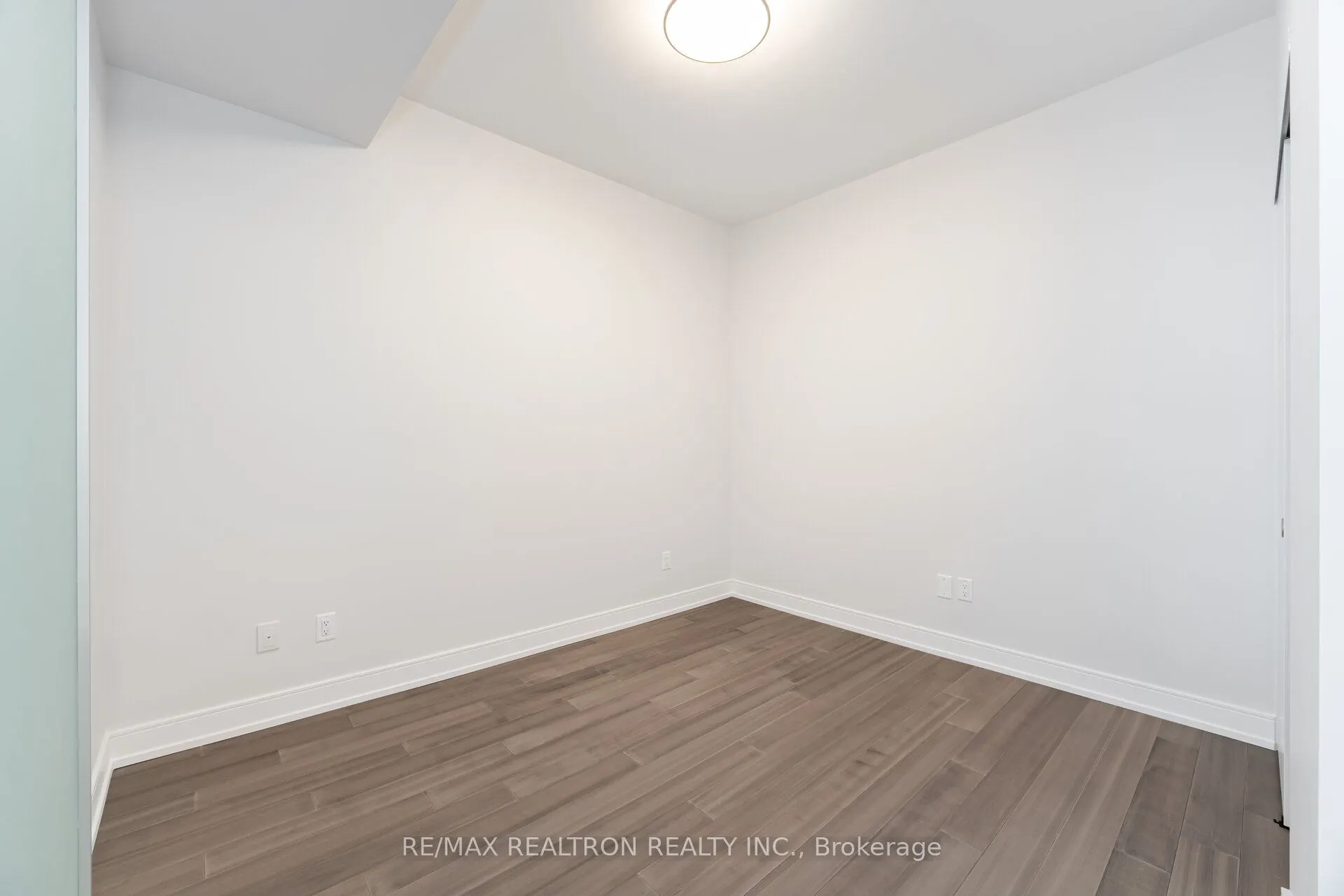 664 Spadina Avenue, #313