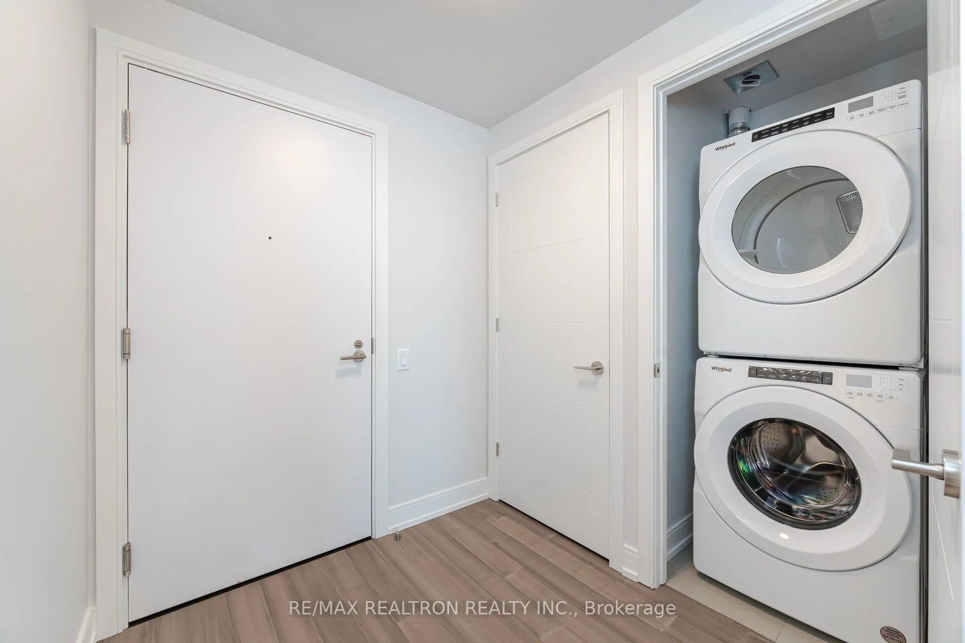 664 Spadina Avenue, #313