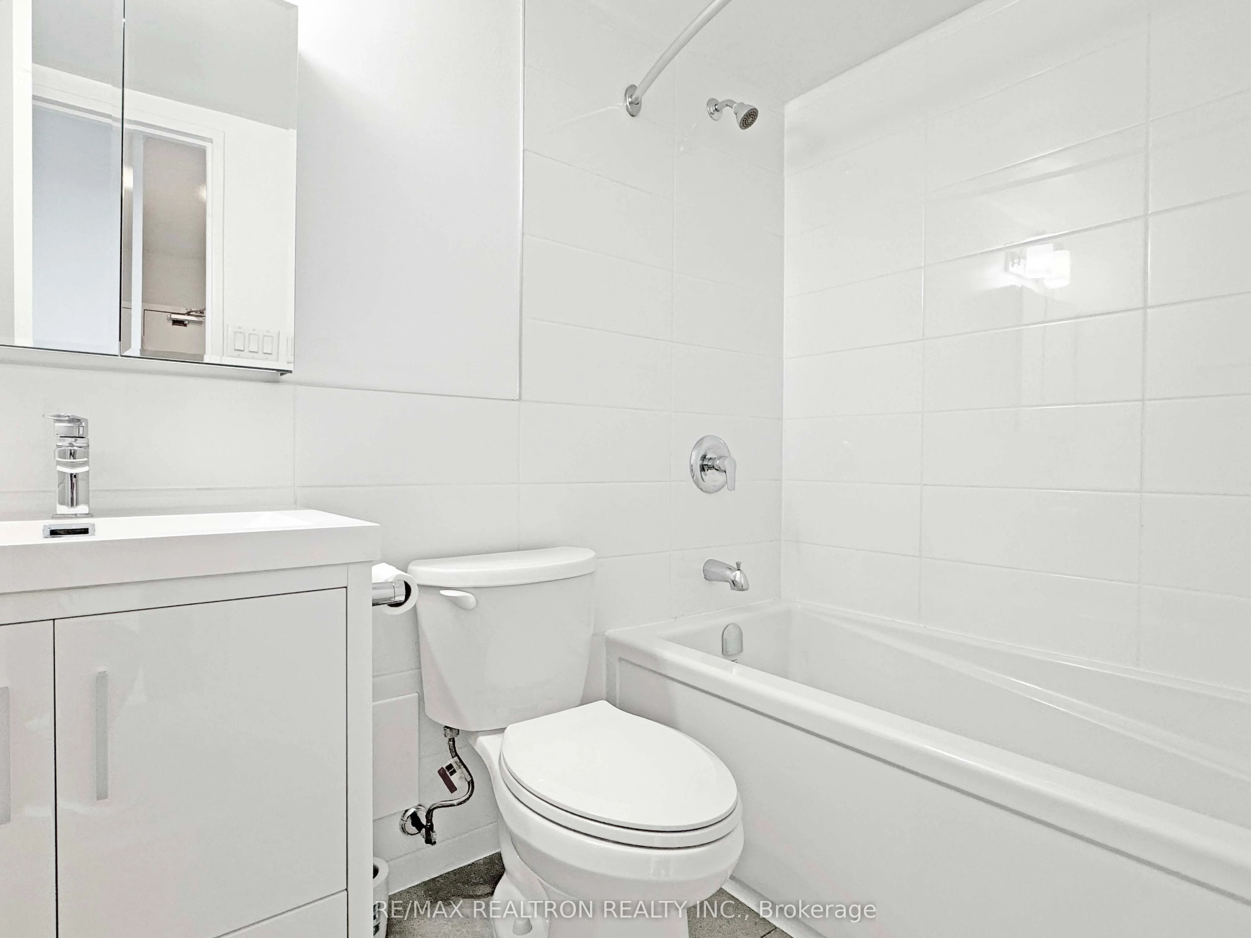 33 Isabella Street, #2714