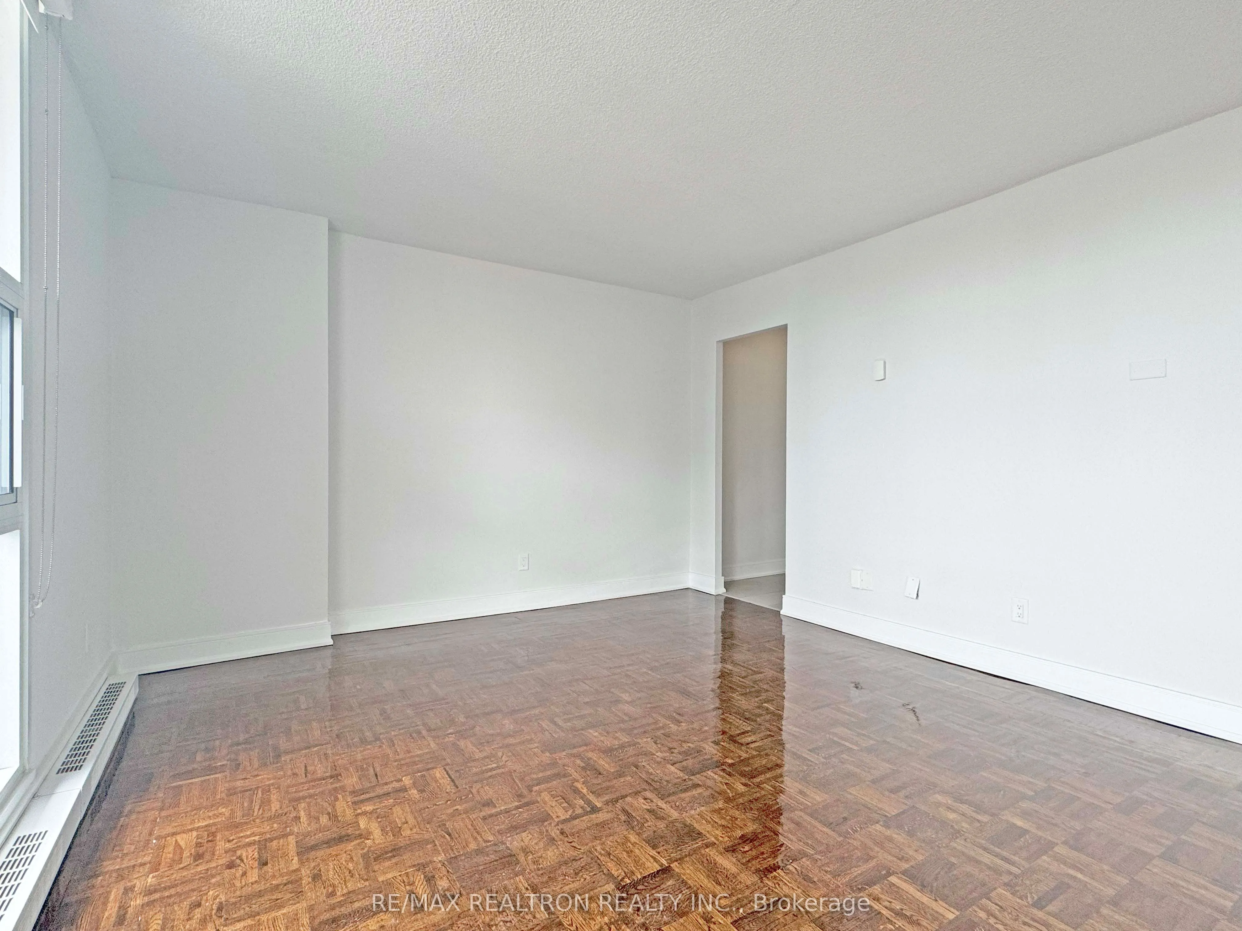 33 Isabella Street, #2714