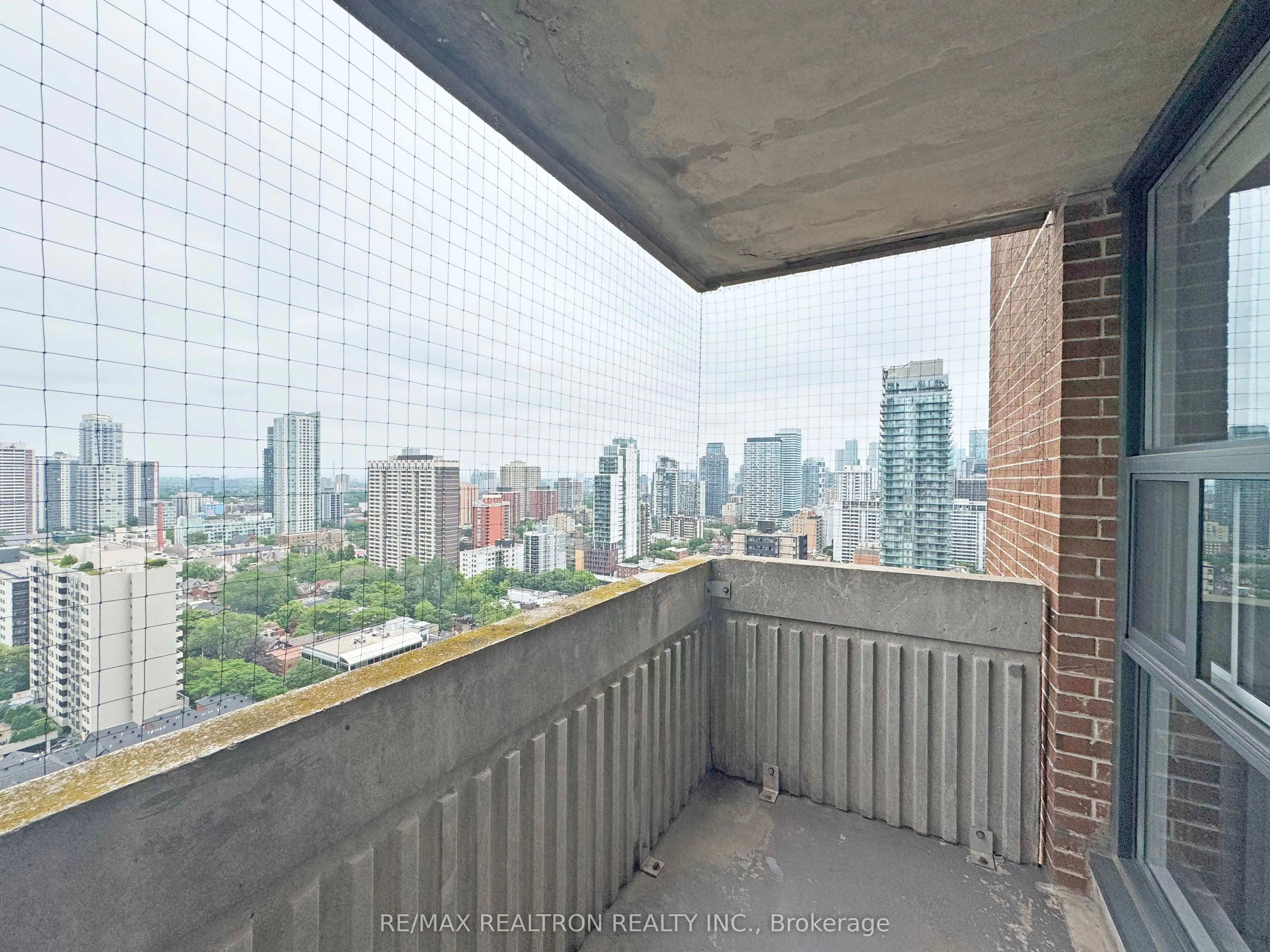33 Isabella Street, #2714