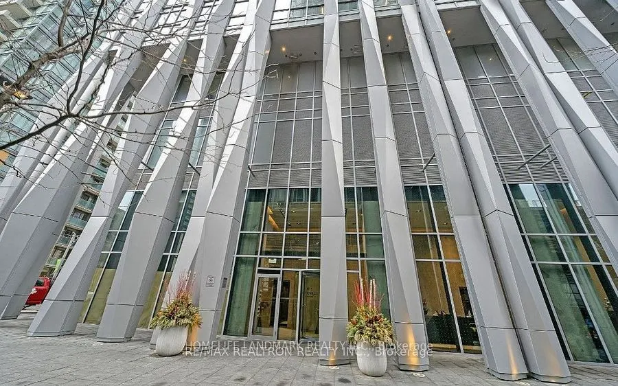 1 Yorkville Avenue, #2405