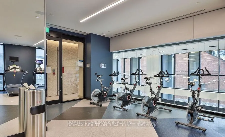 1 Yorkville Avenue, #2405