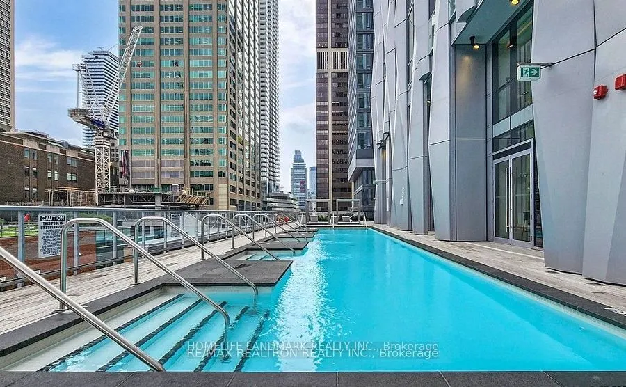 1 Yorkville Avenue, #2405