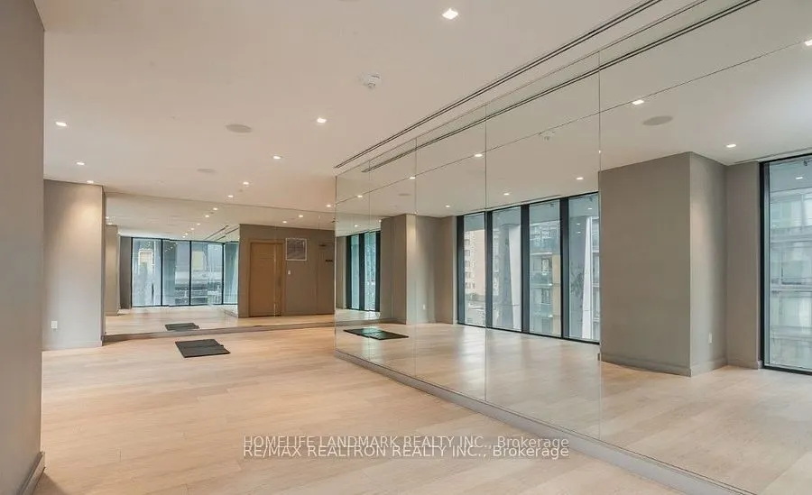 1 Yorkville Avenue, #2405